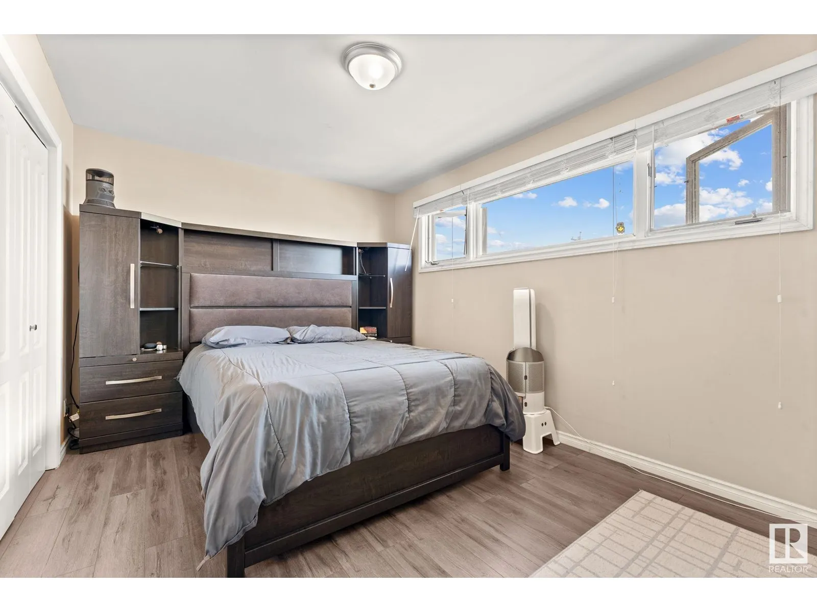 8216 133A AV NW
