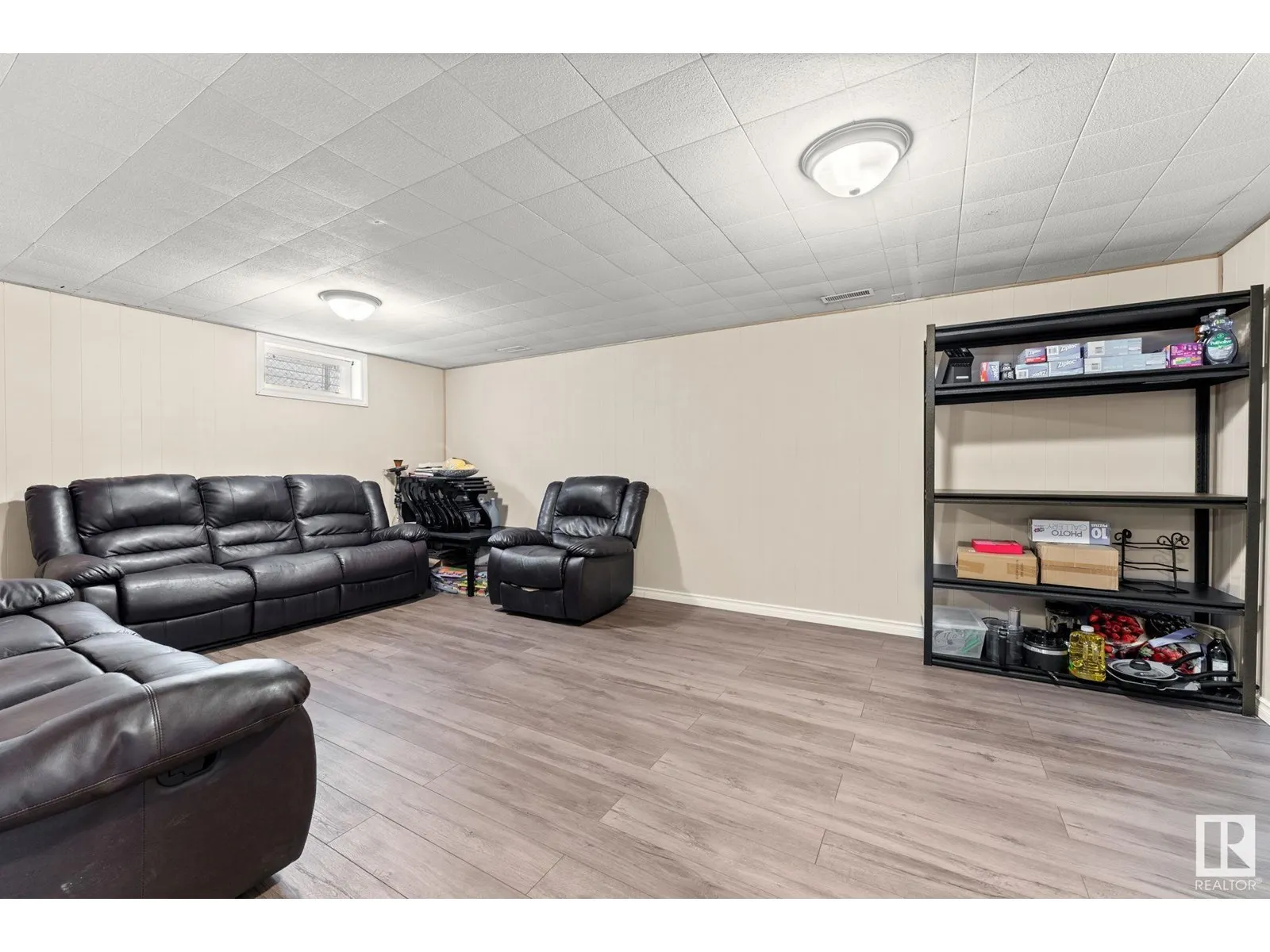 8216 133A AV NW