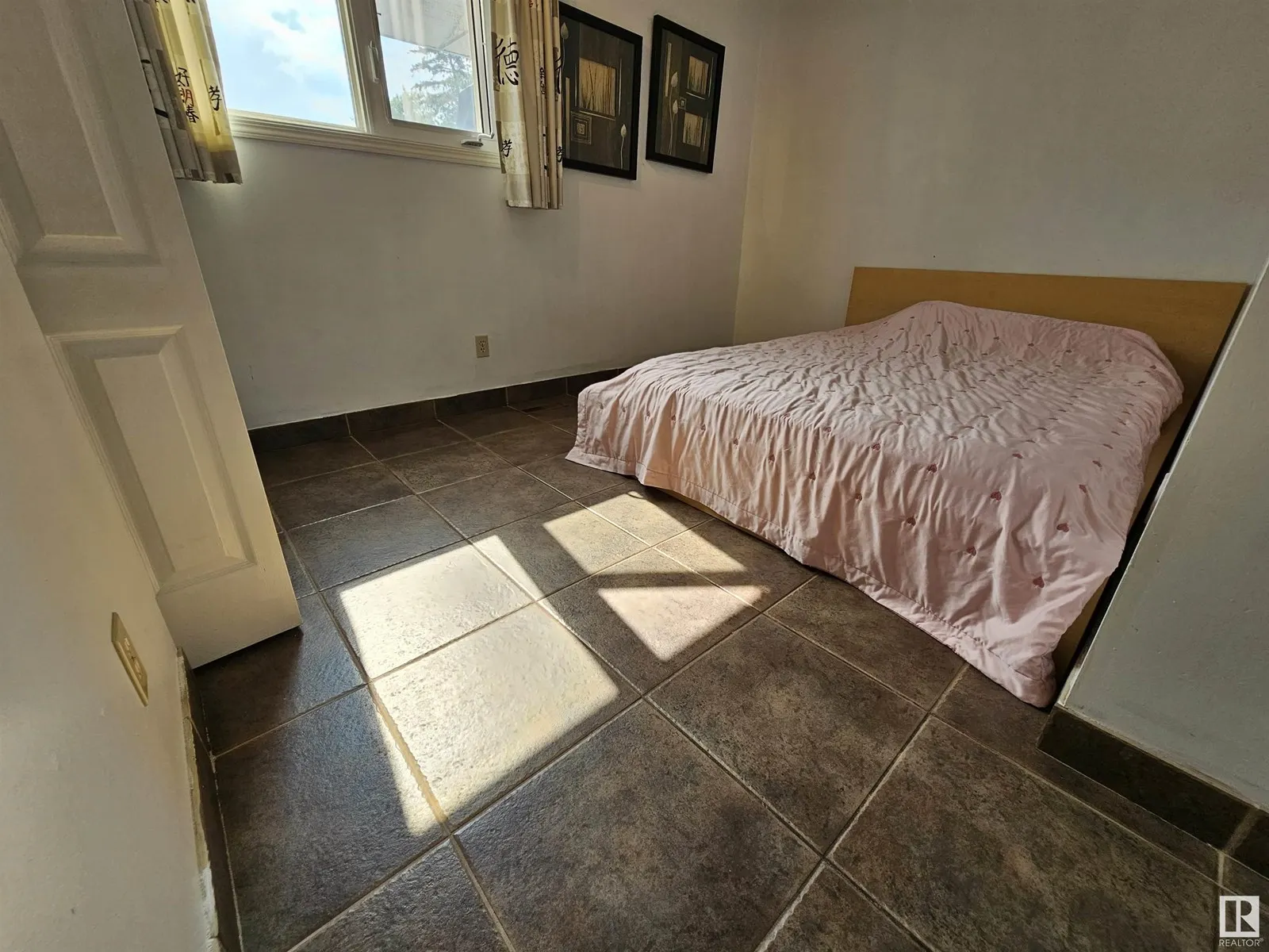 14812 56 ST NW
