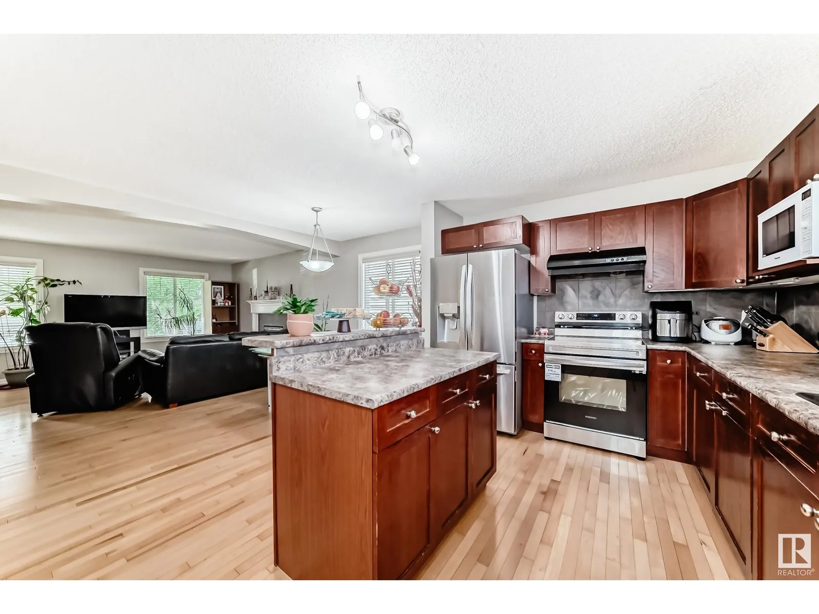 14767 140 ST NW