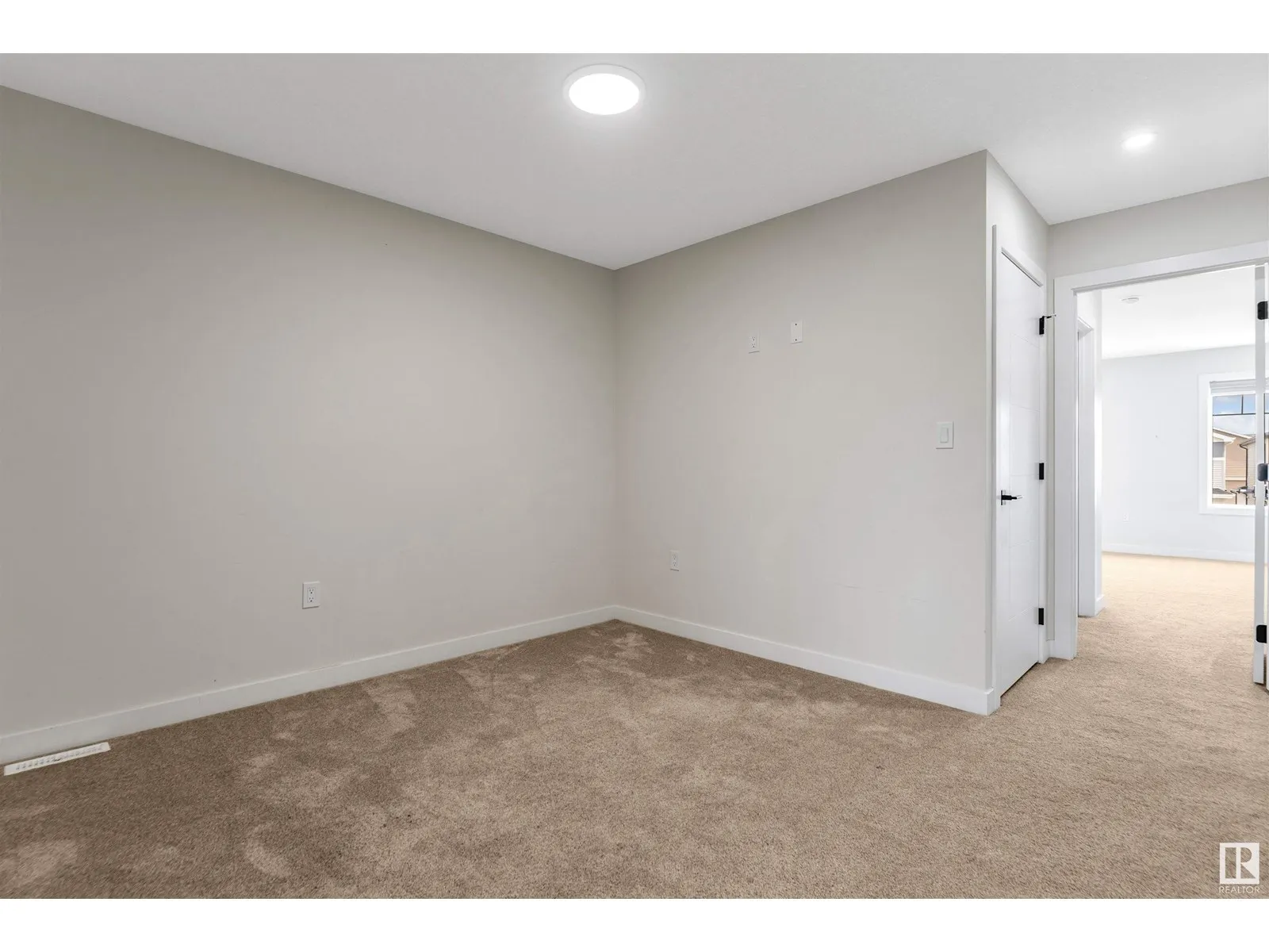 4204 38 ST