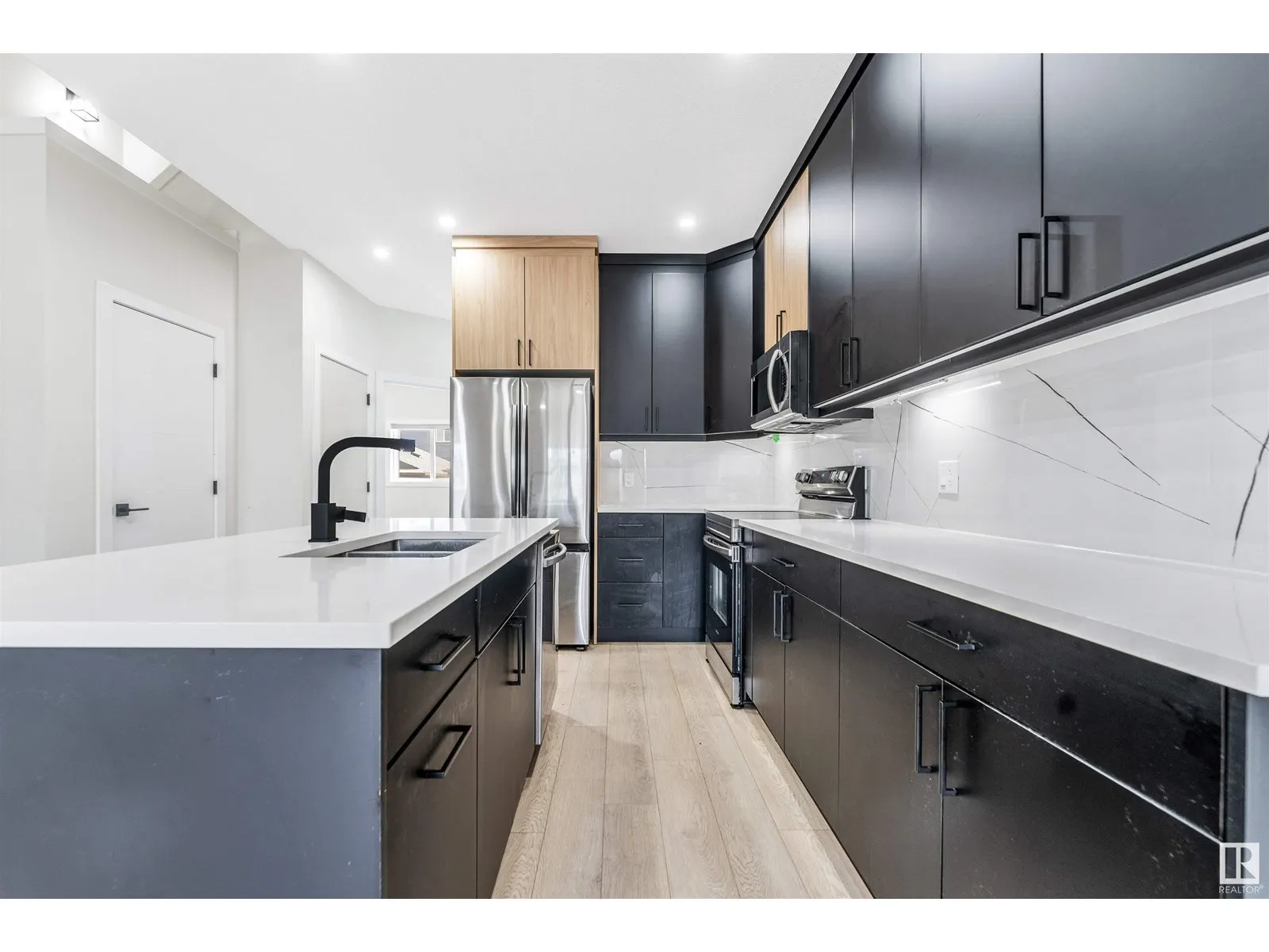 4204 38 ST
