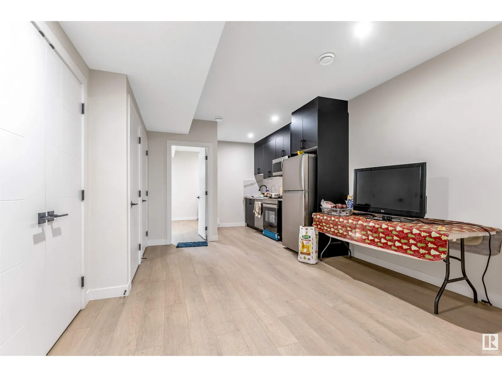 4204 38 ST