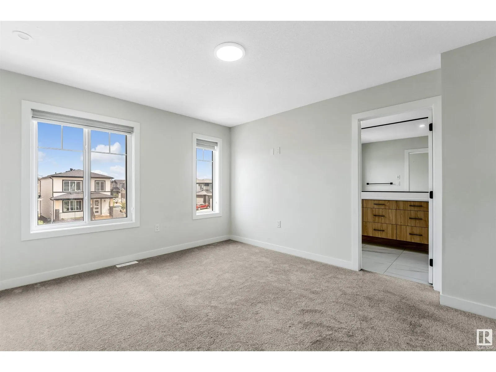 4204 38 ST