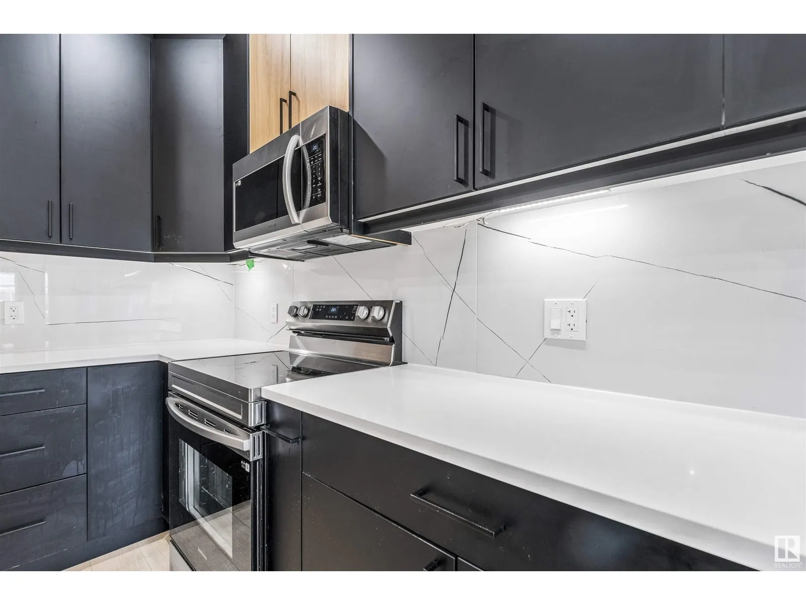 4204 38 ST