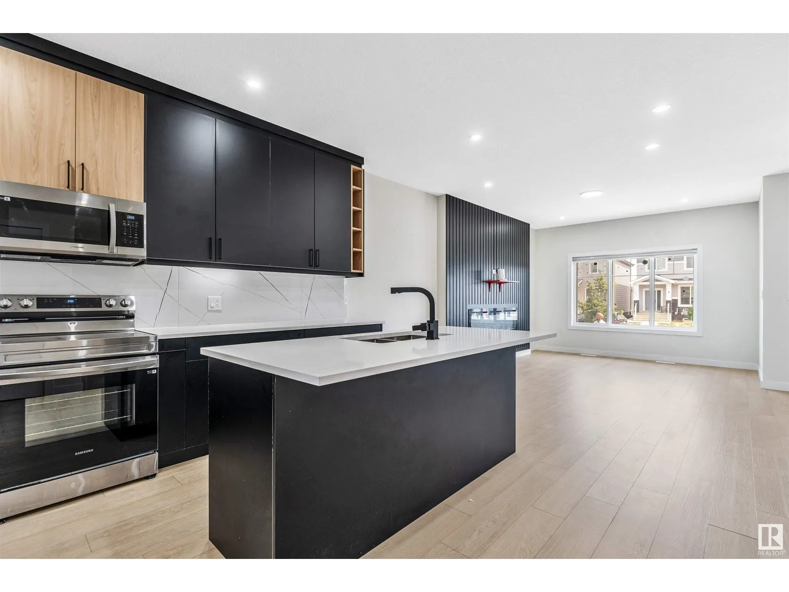 4204 38 ST