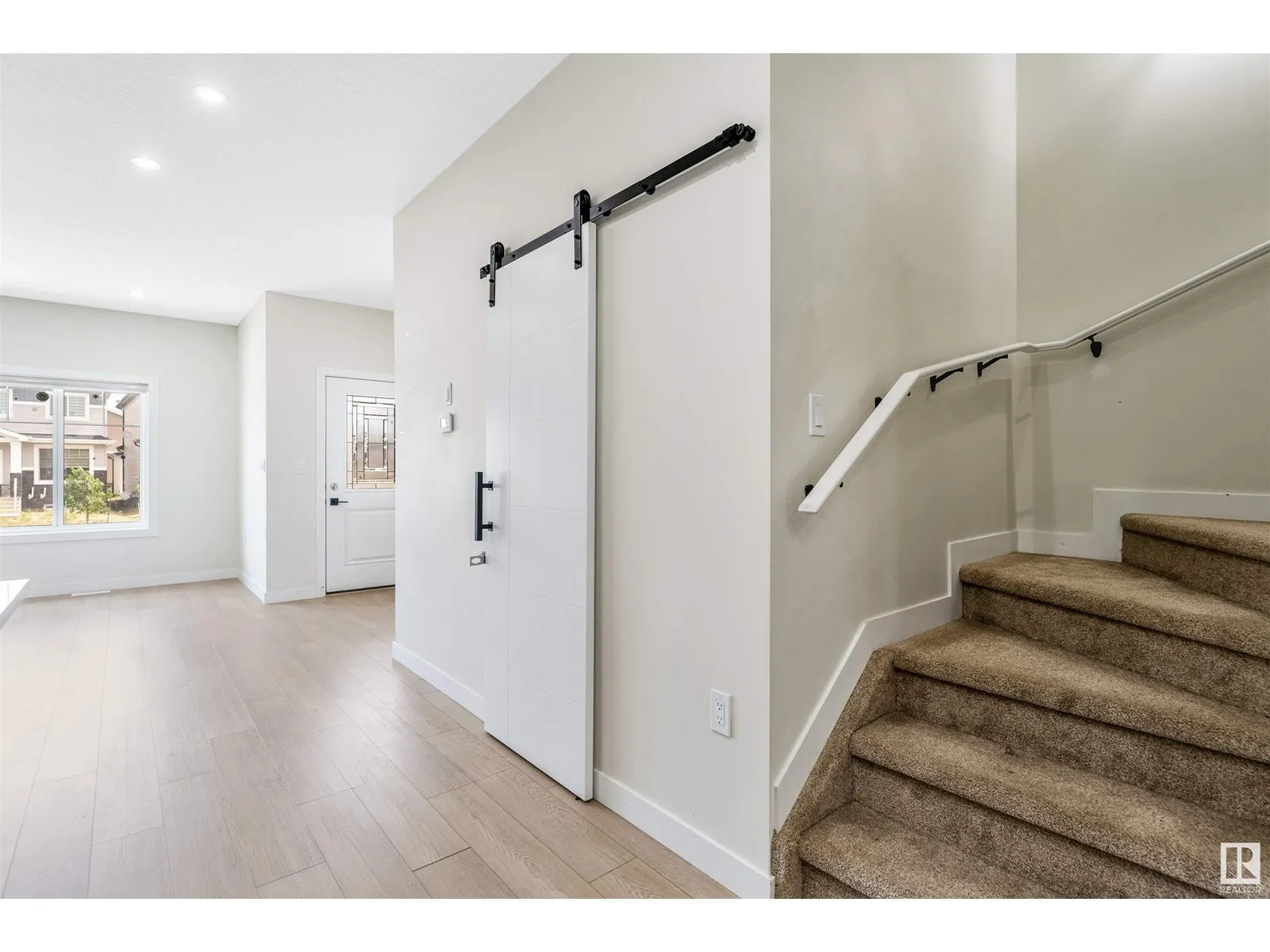 4204 38 ST