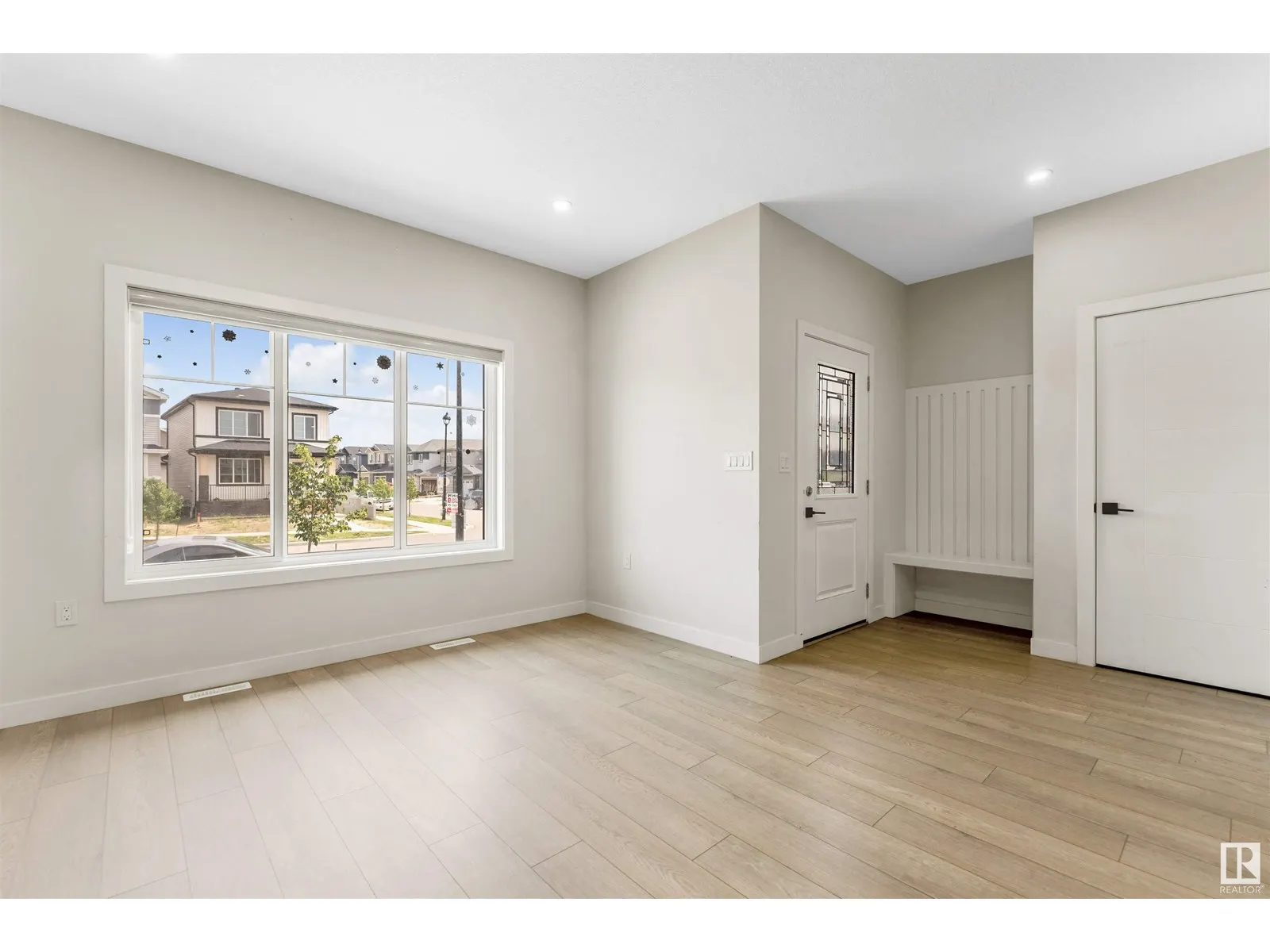 4204 38 ST
