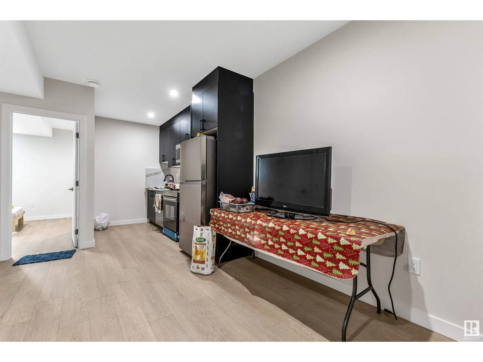 4204 38 ST