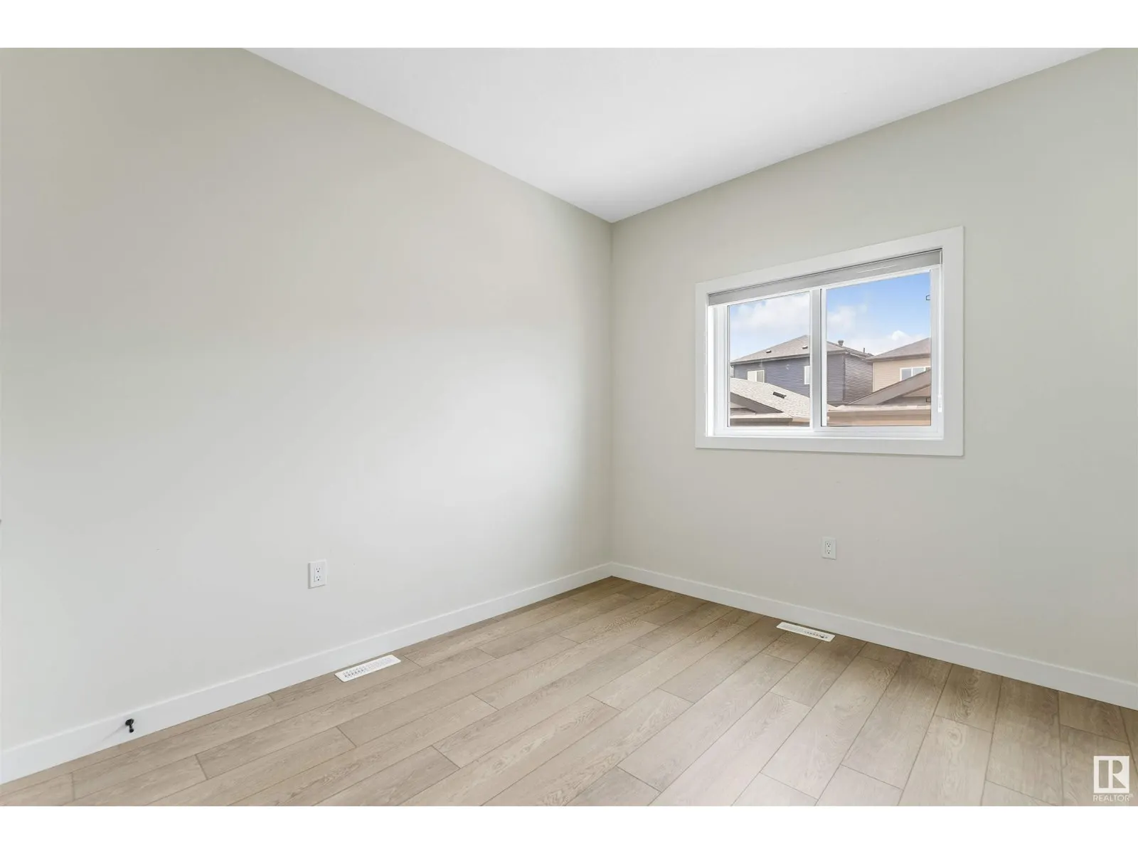 4204 38 ST