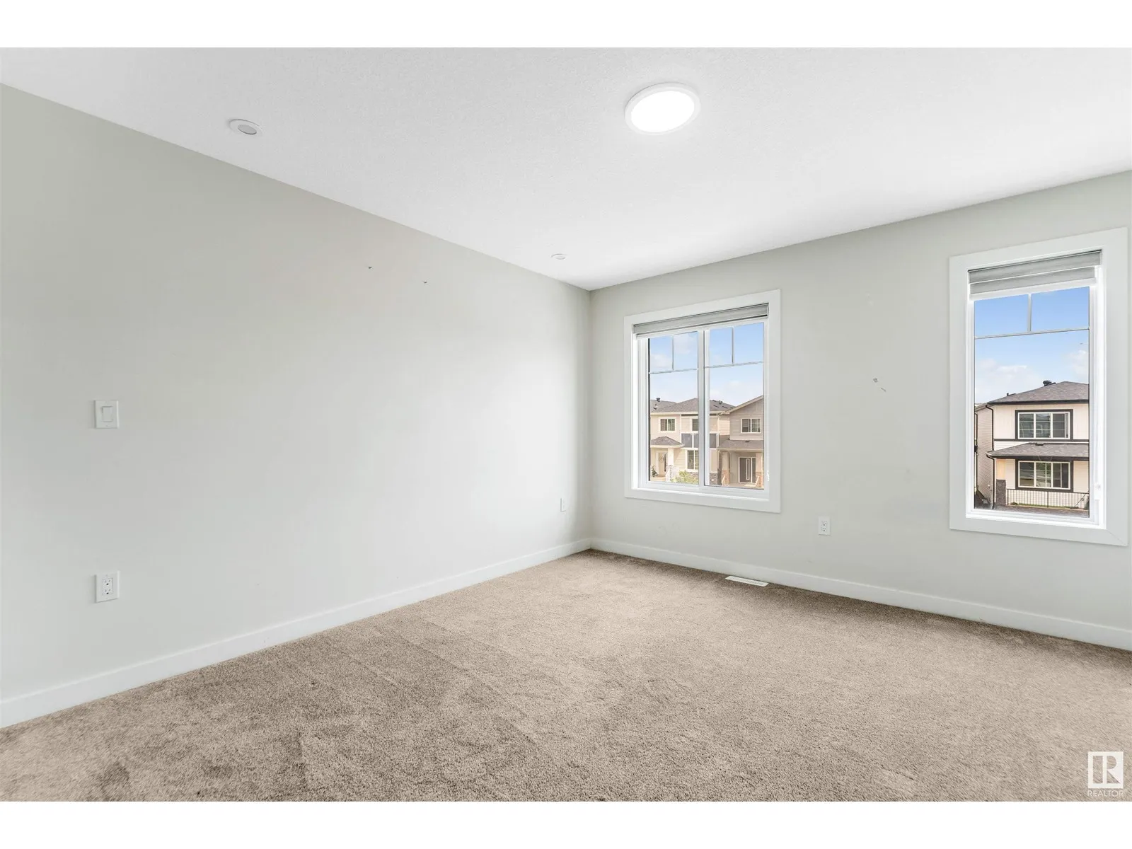 4204 38 ST