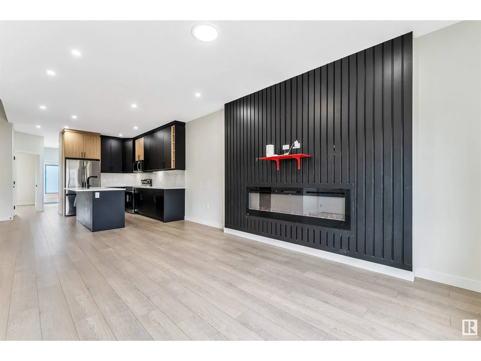 4204 38 ST