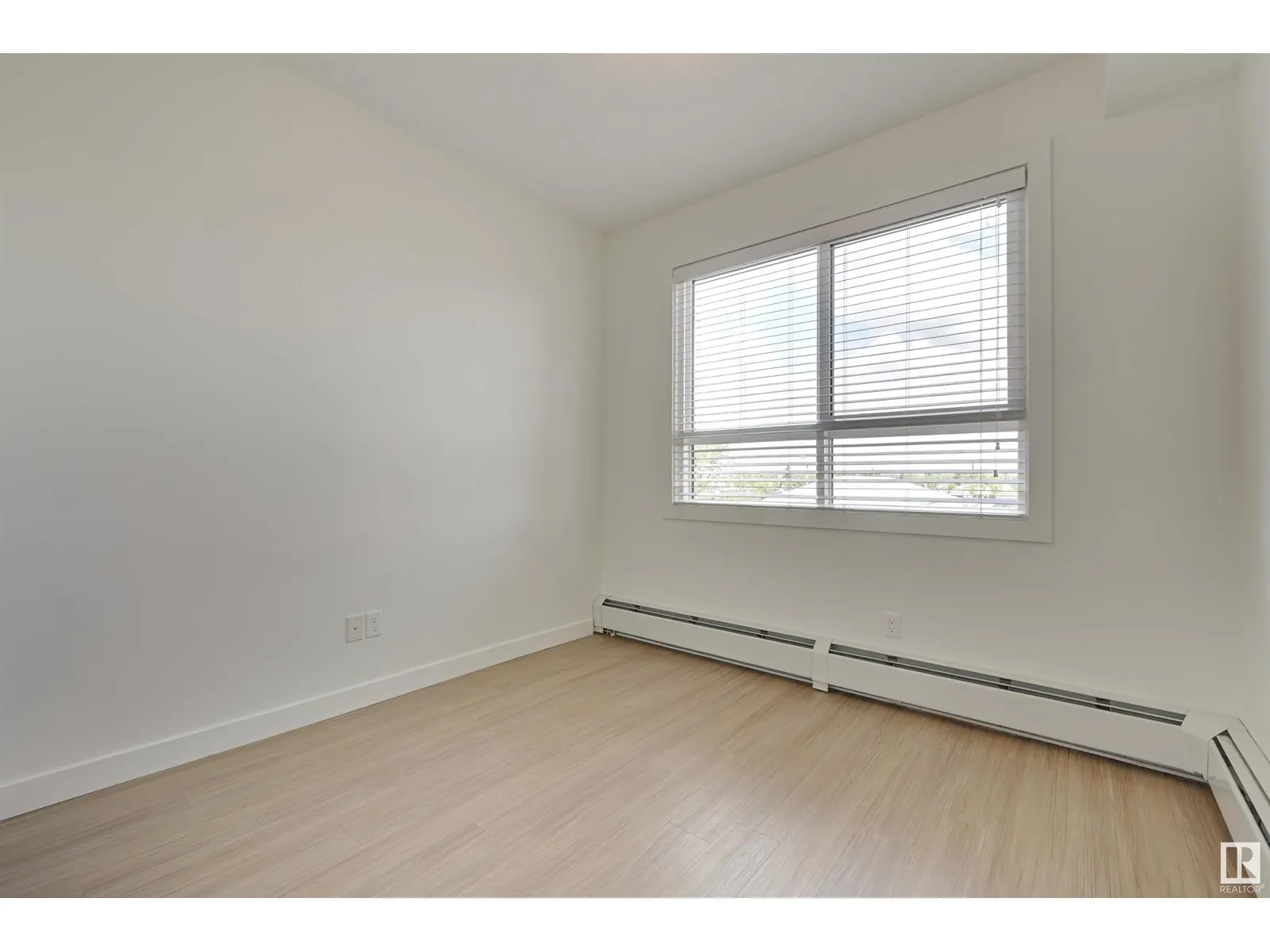 #308 17 COLUMBIA AV