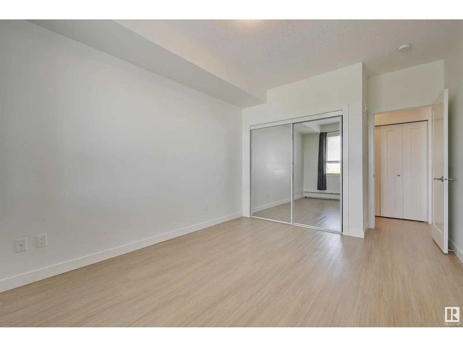 #308 17 COLUMBIA AV