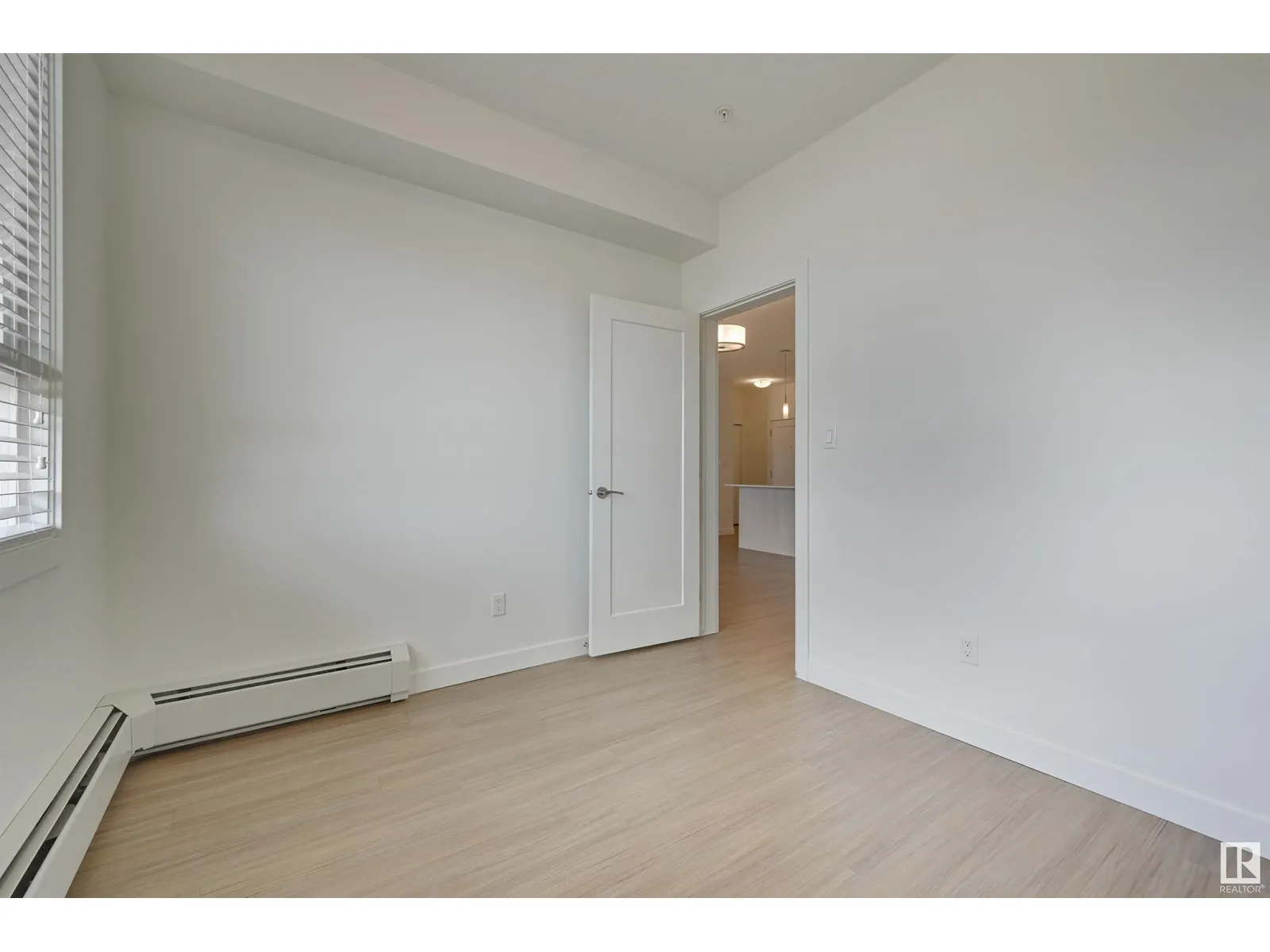 #308 17 COLUMBIA AV
