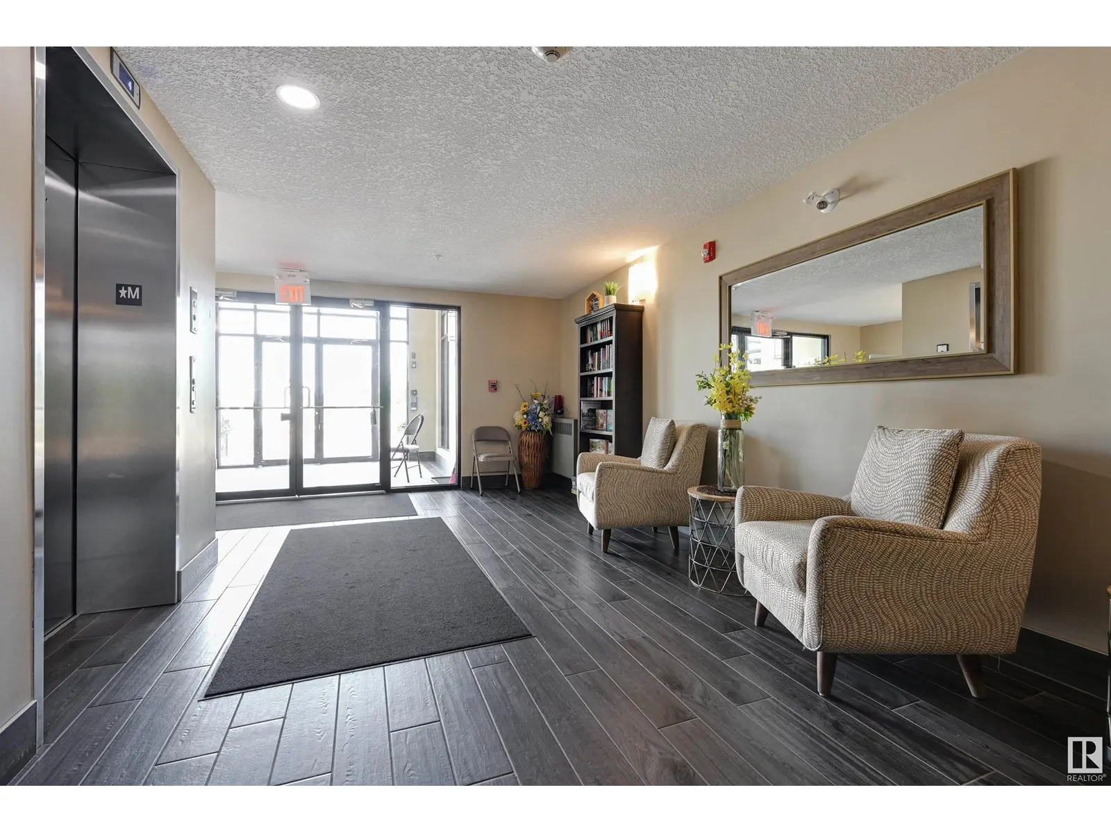 #308 17 COLUMBIA AV