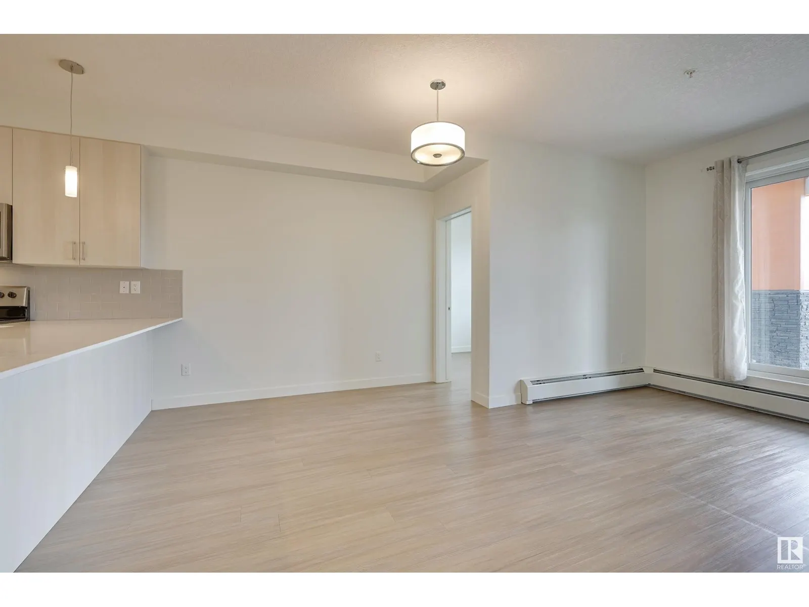 #308 17 COLUMBIA AV