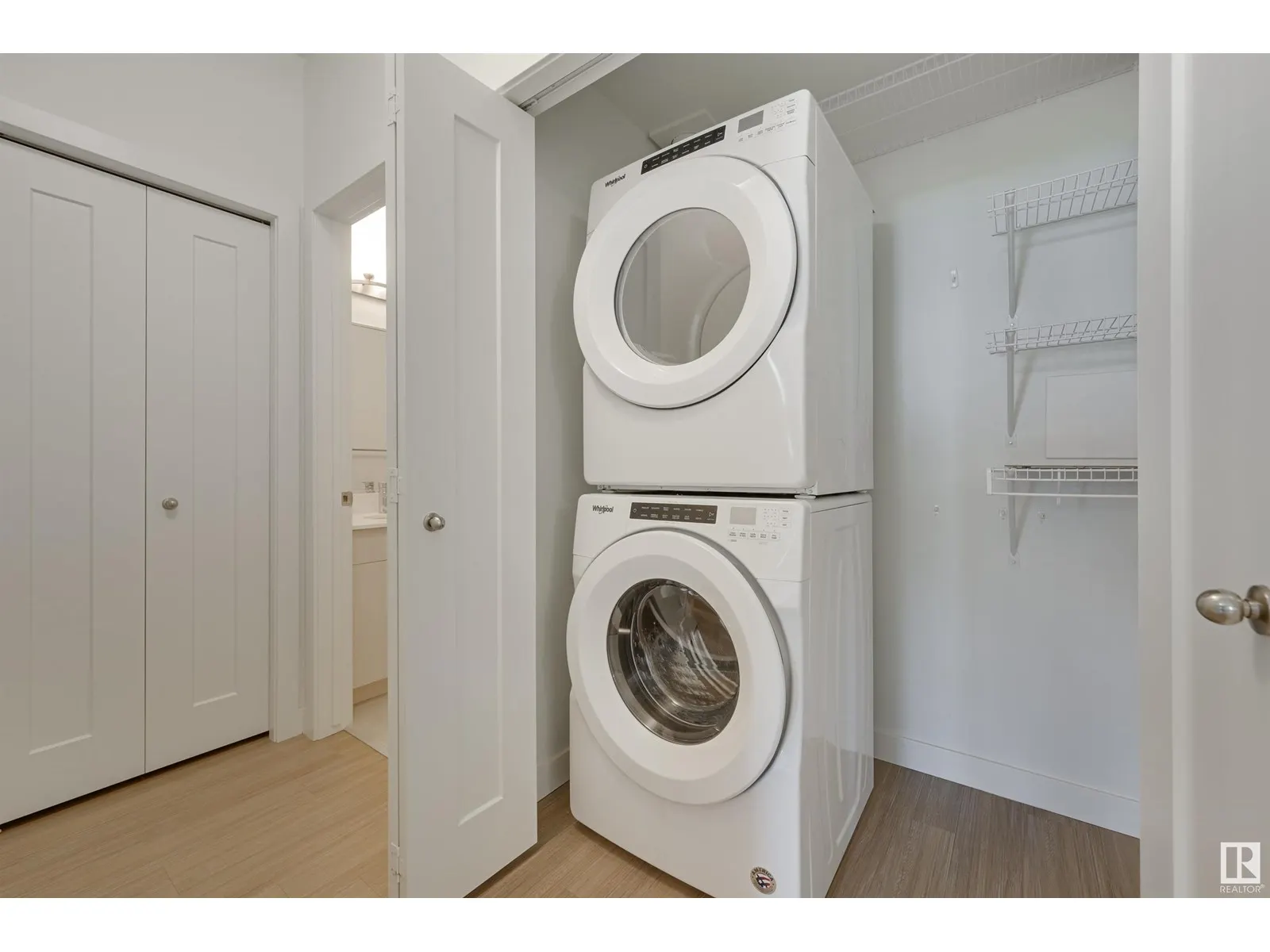 #308 17 COLUMBIA AV