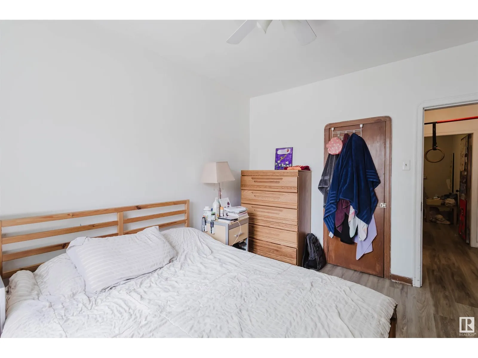 10112 86 AV NW