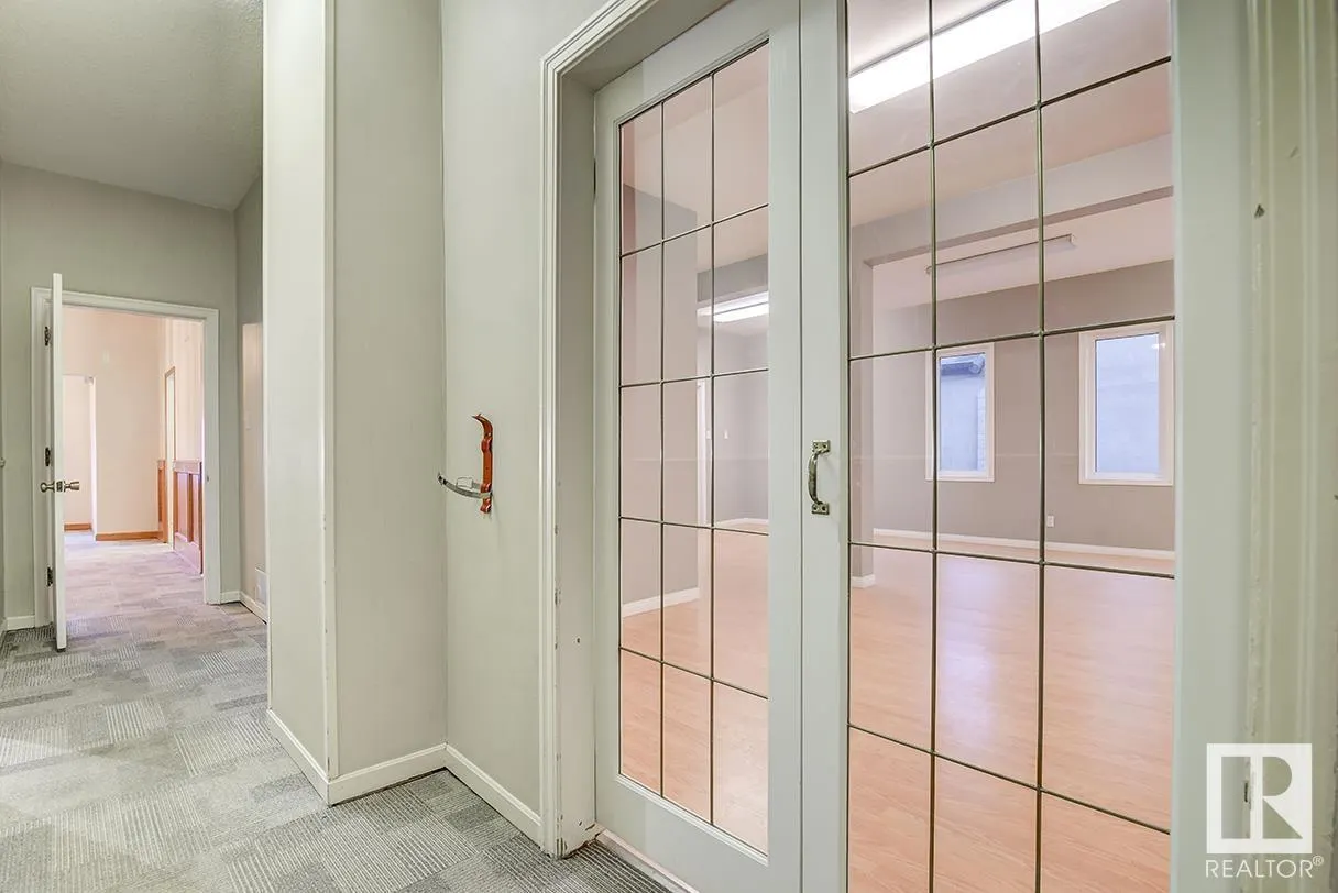 10541 81 AV NW