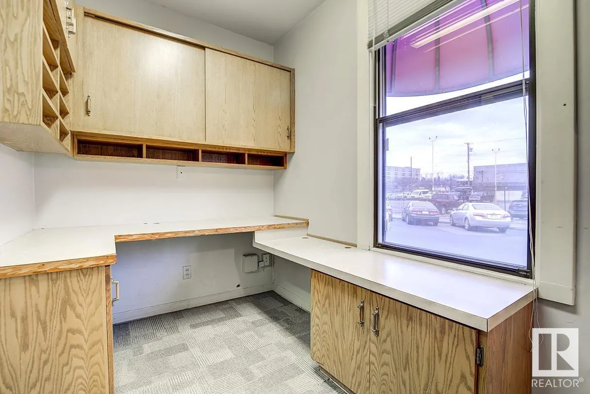 10541 81 AV NW