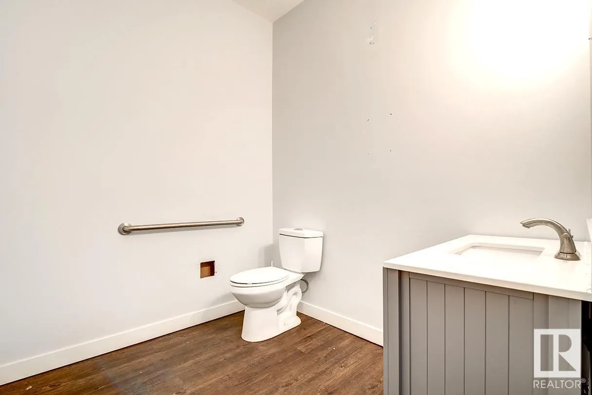 10541 81 AV NW