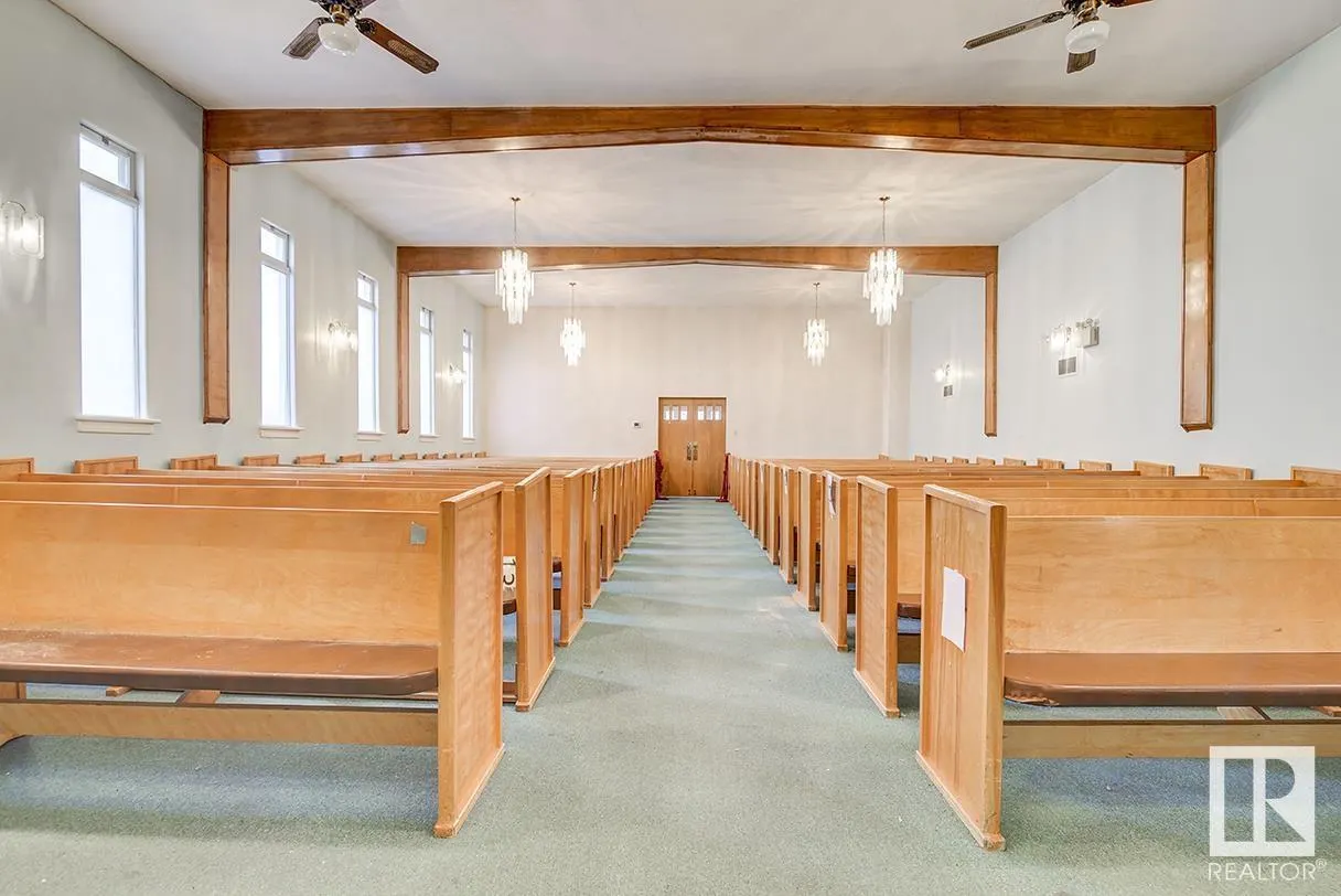 10541 81 AV NW