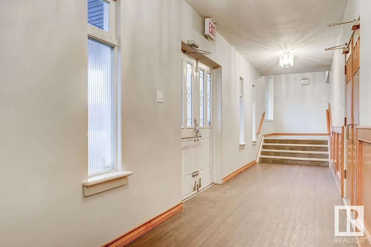 10541 81 AV NW
