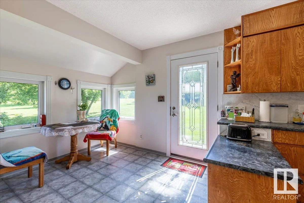 #8 465070 RGE ROAD 20