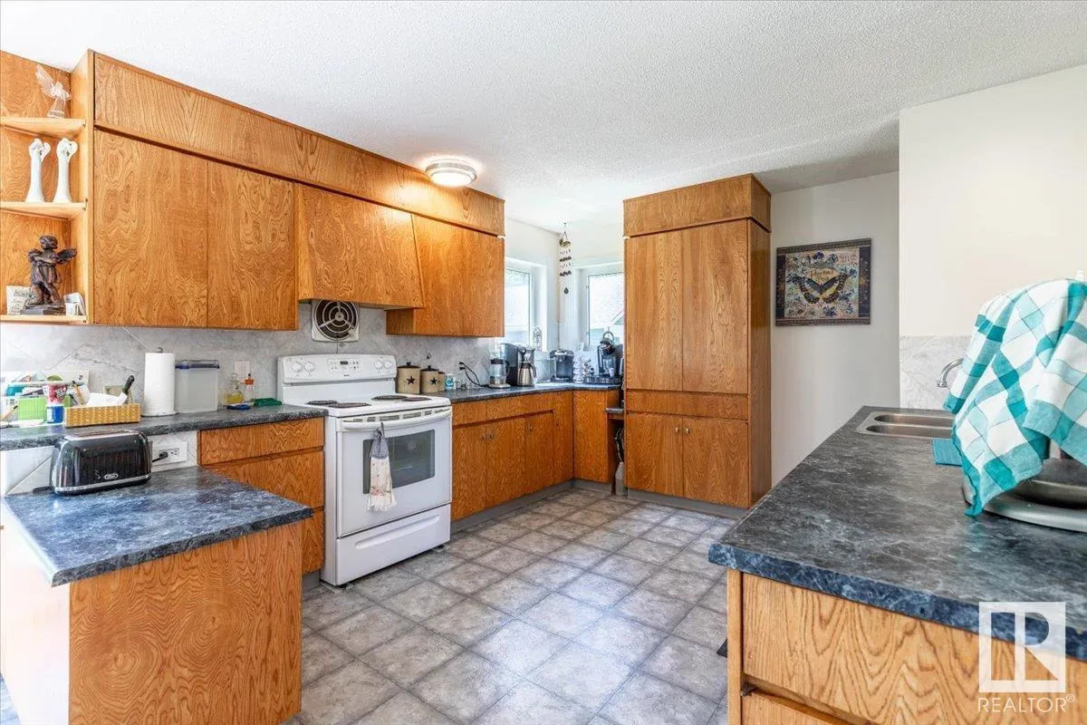#8 465070 RGE ROAD 20