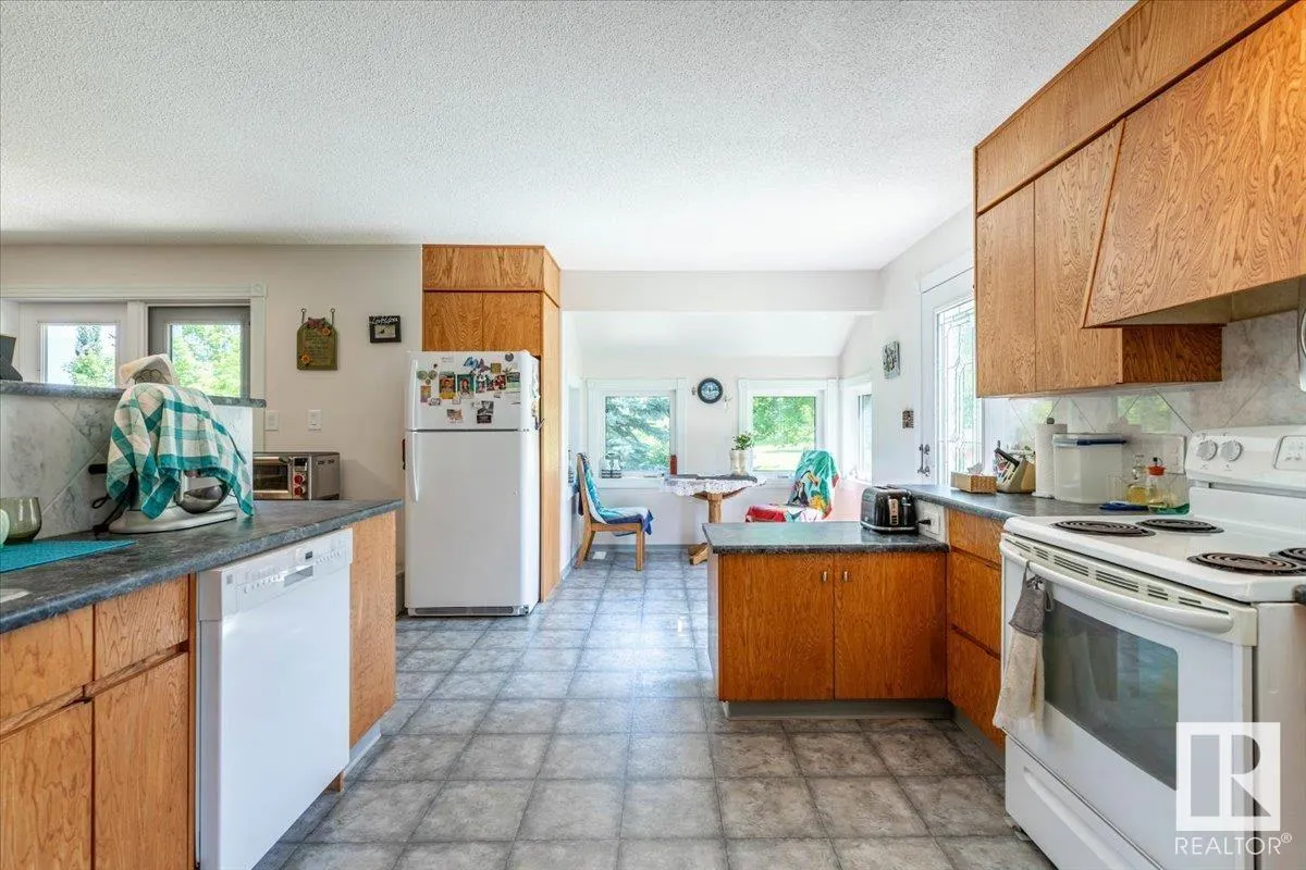 #8 465070 RGE ROAD 20