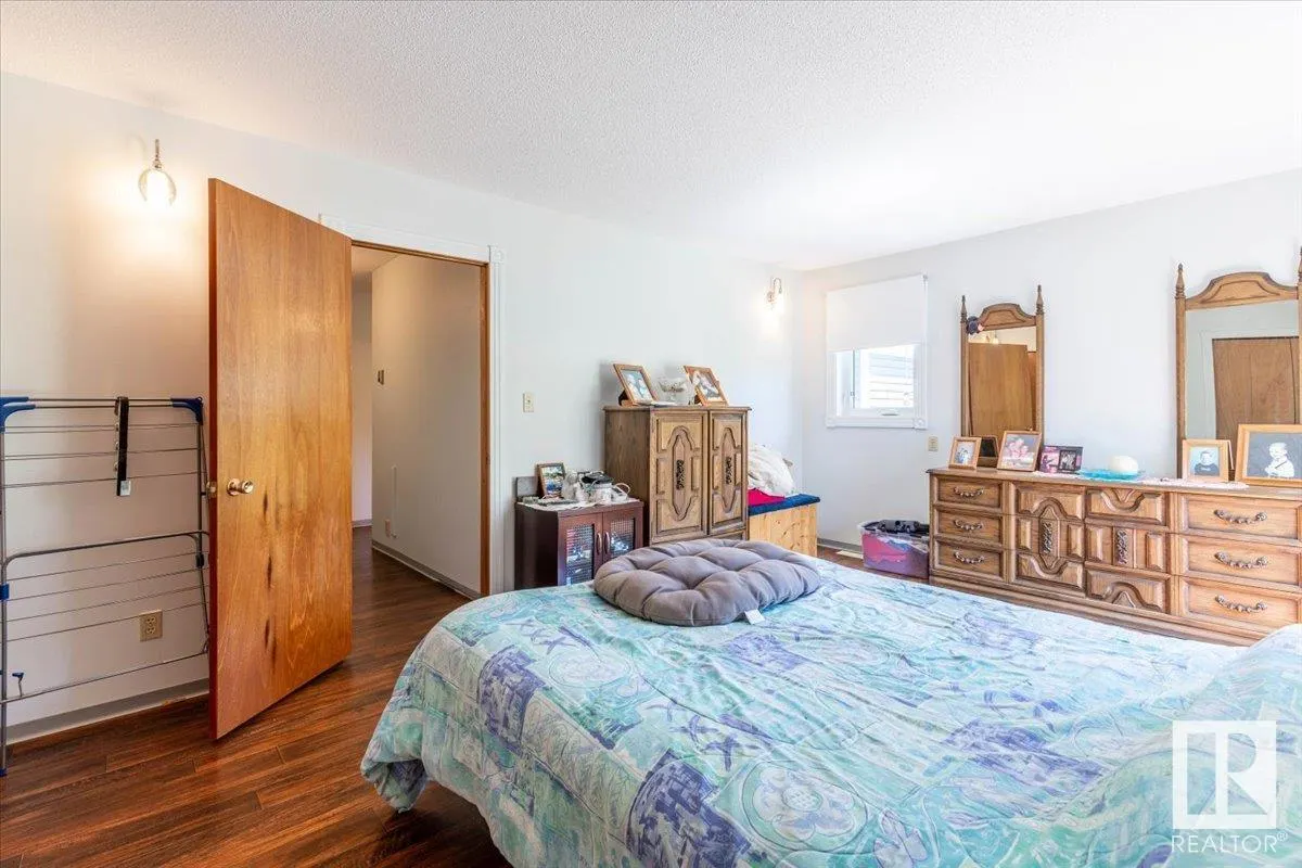 #8 465070 RGE ROAD 20