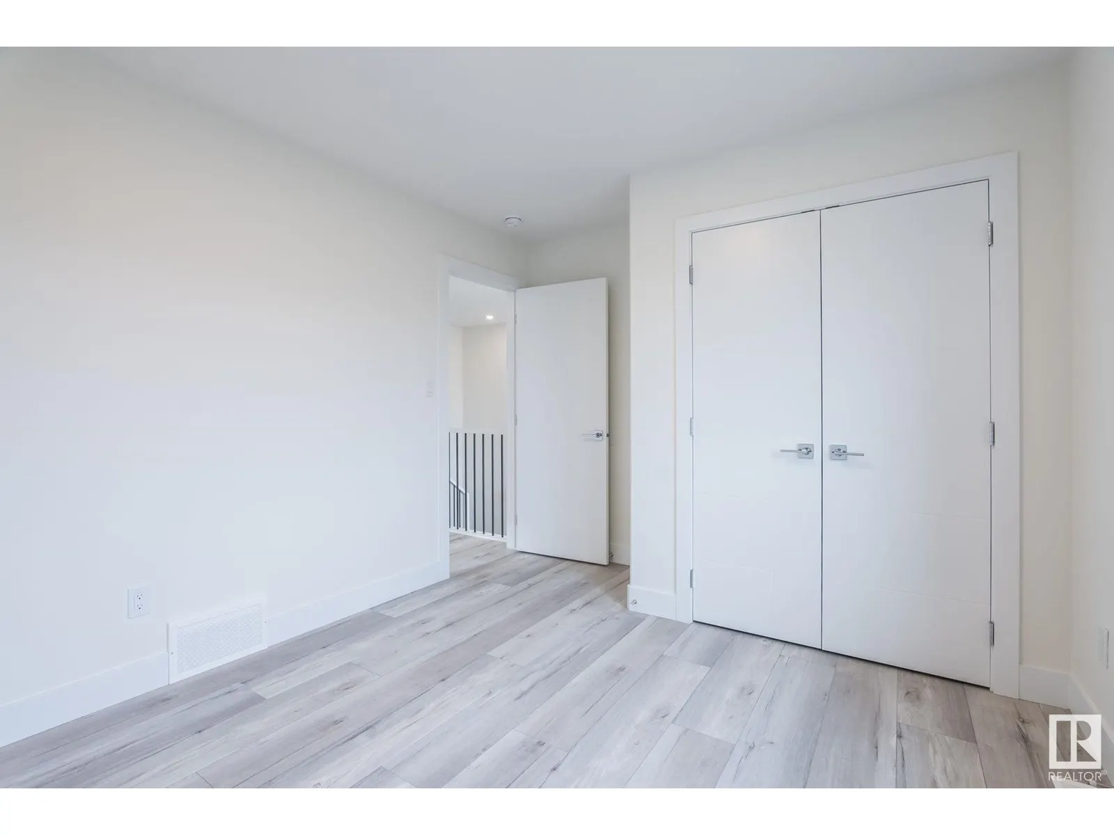 60 Hemingway CR