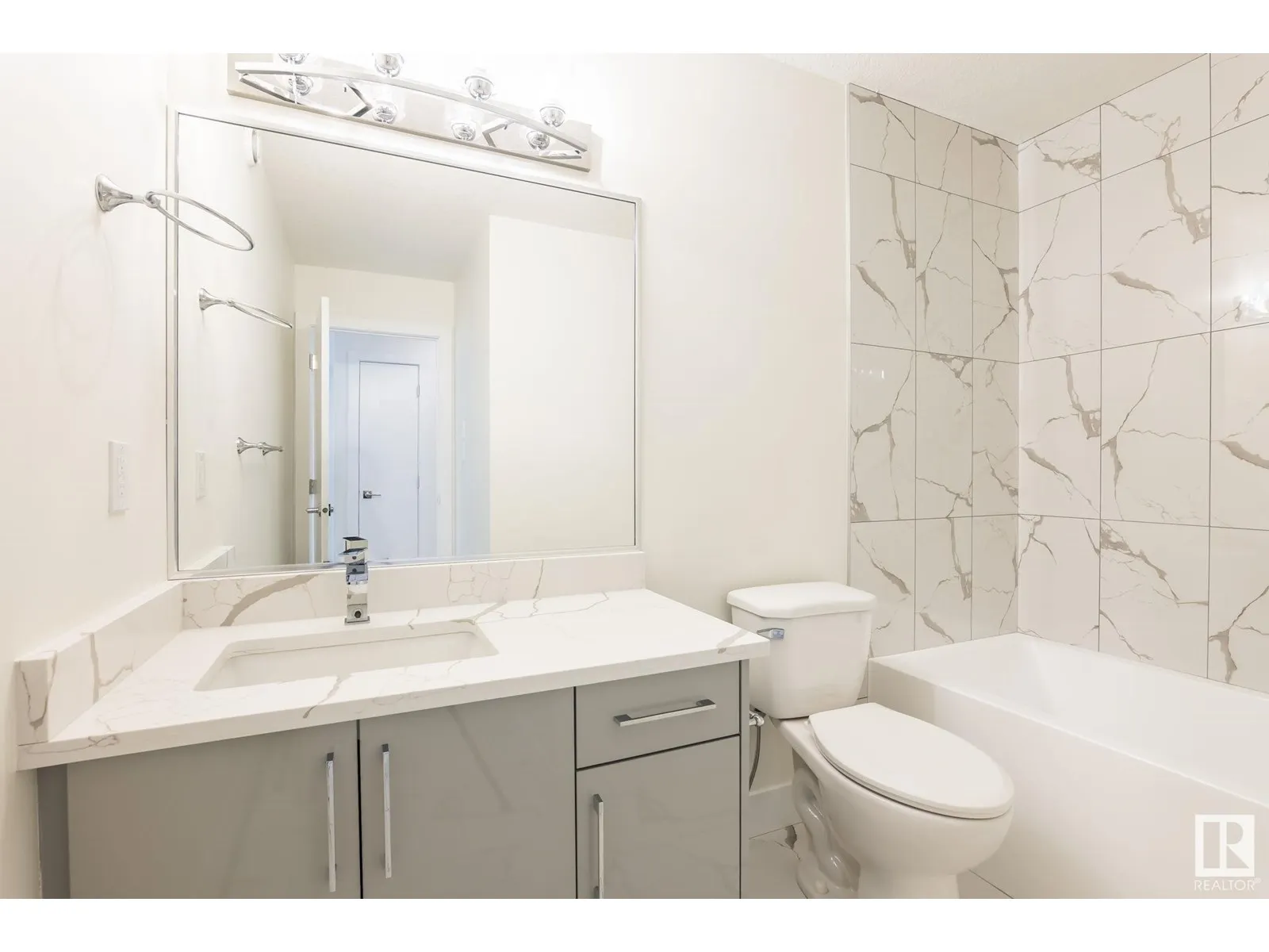 60 Hemingway CR