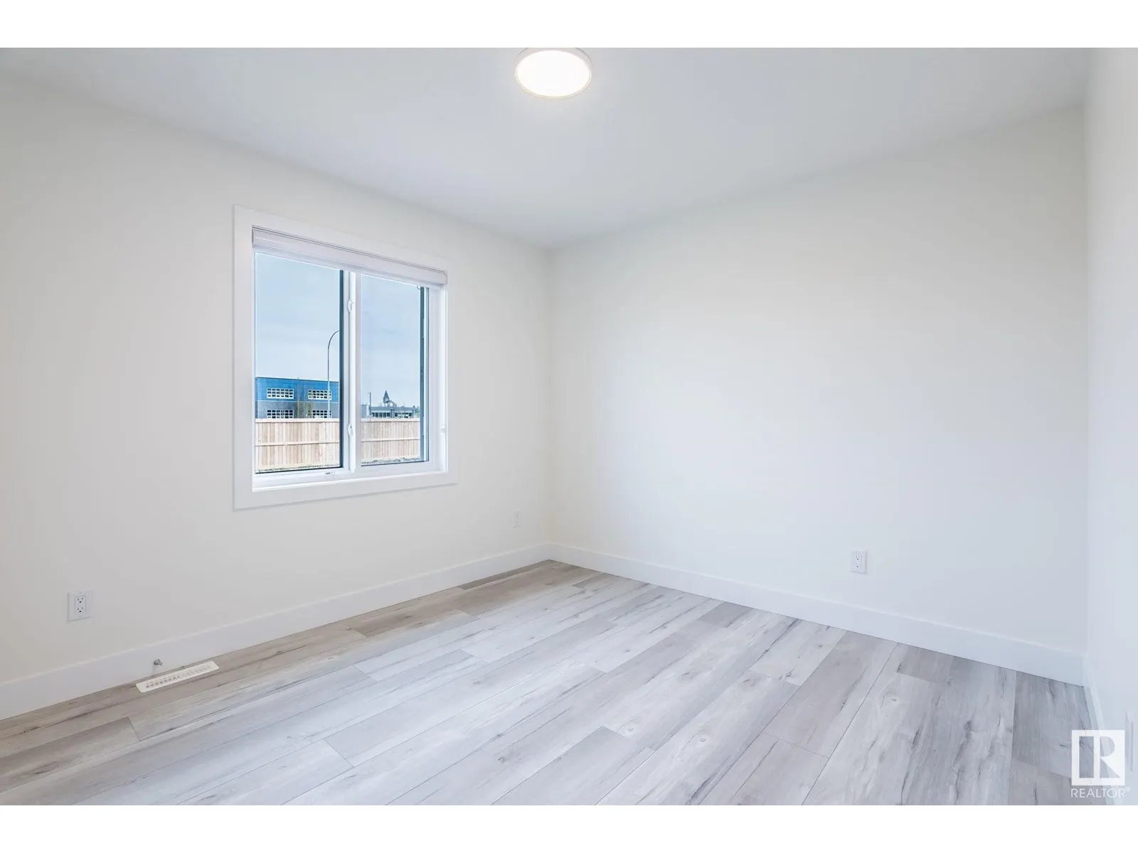 60 Hemingway CR