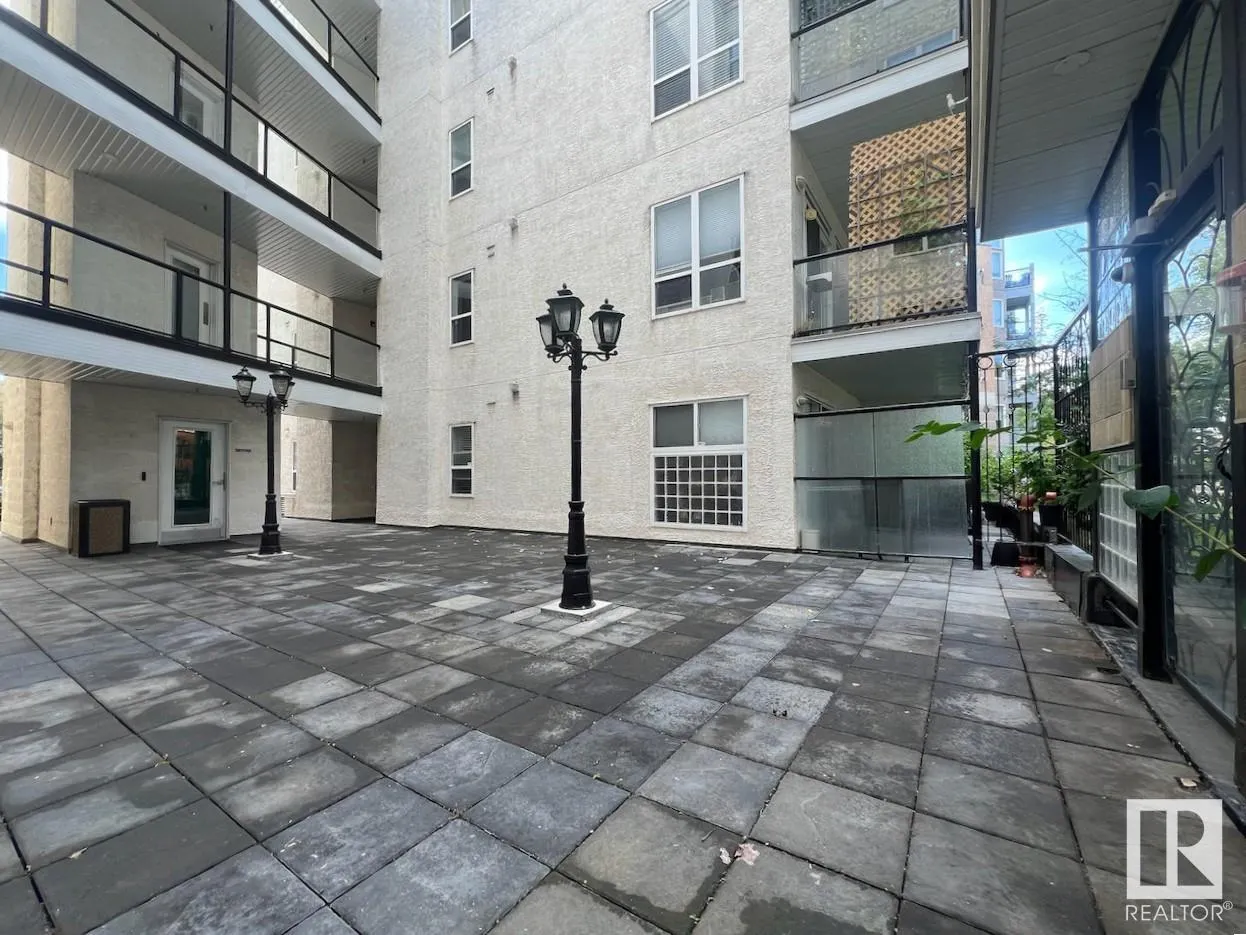 #532 10023 110 ST NW