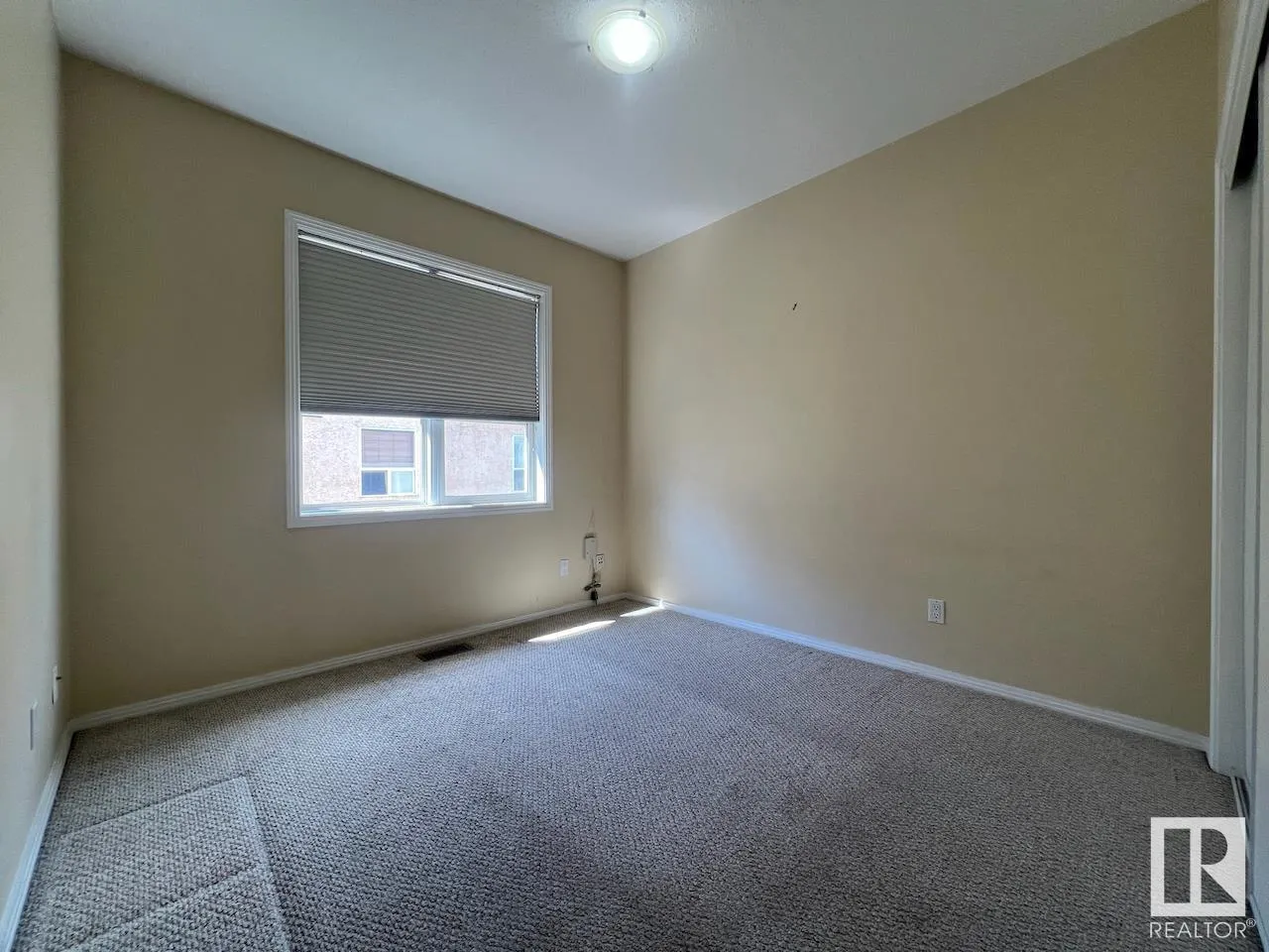 #532 10023 110 ST NW