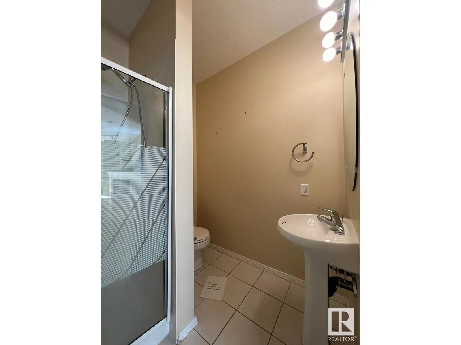 #532 10023 110 ST NW
