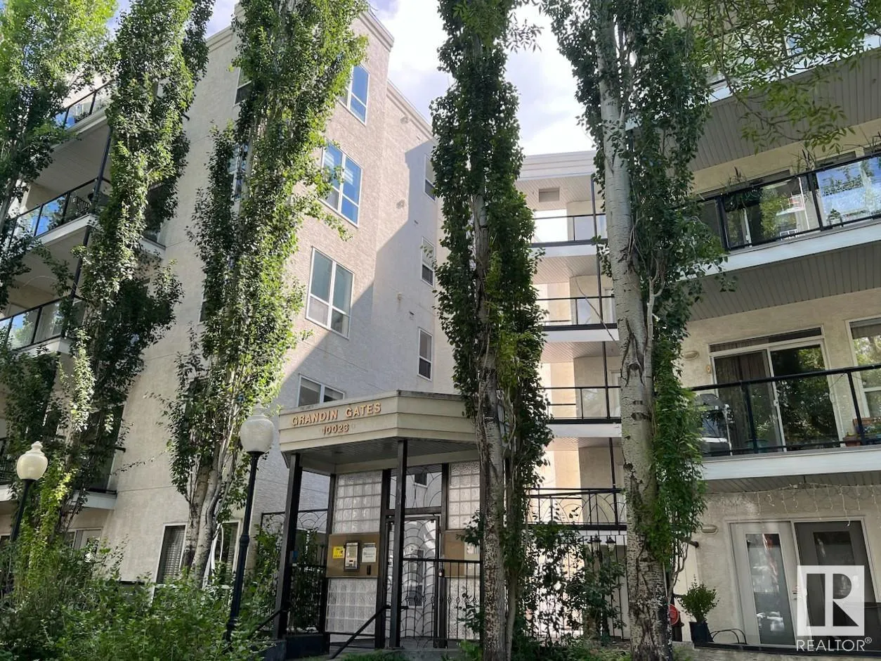 #532 10023 110 ST NW