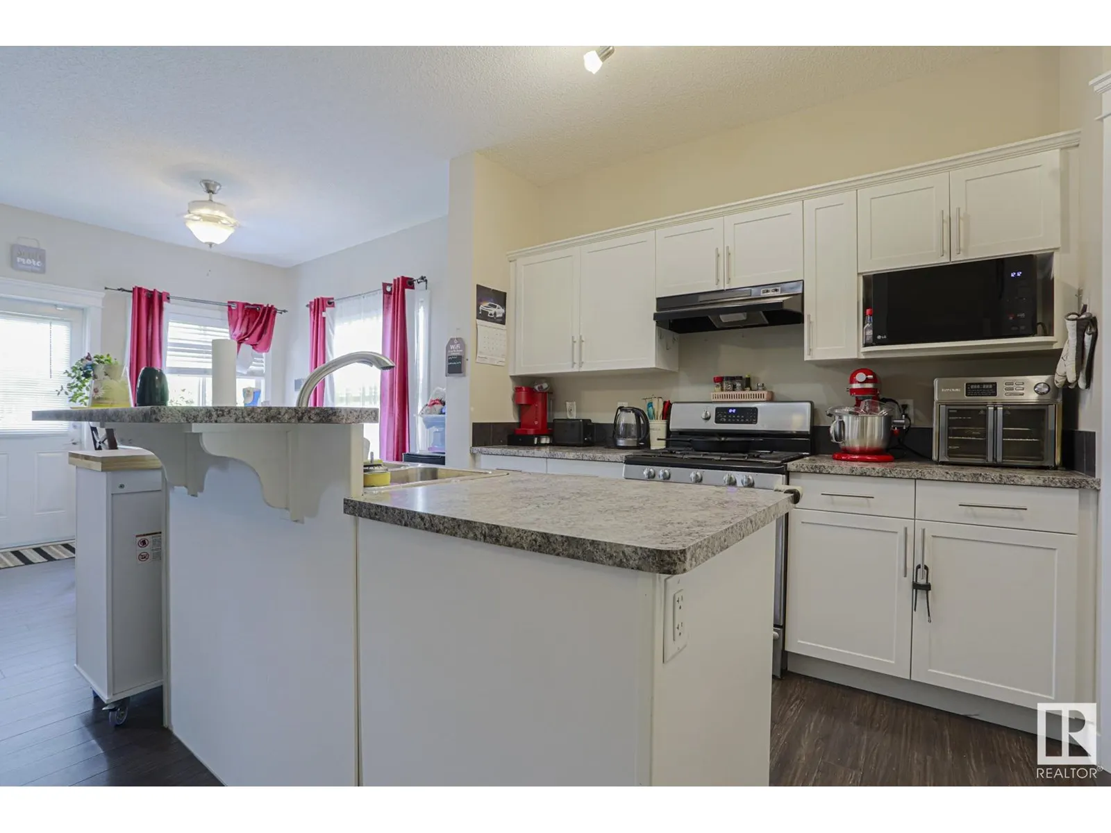 141 MCLAUGHLIN DR