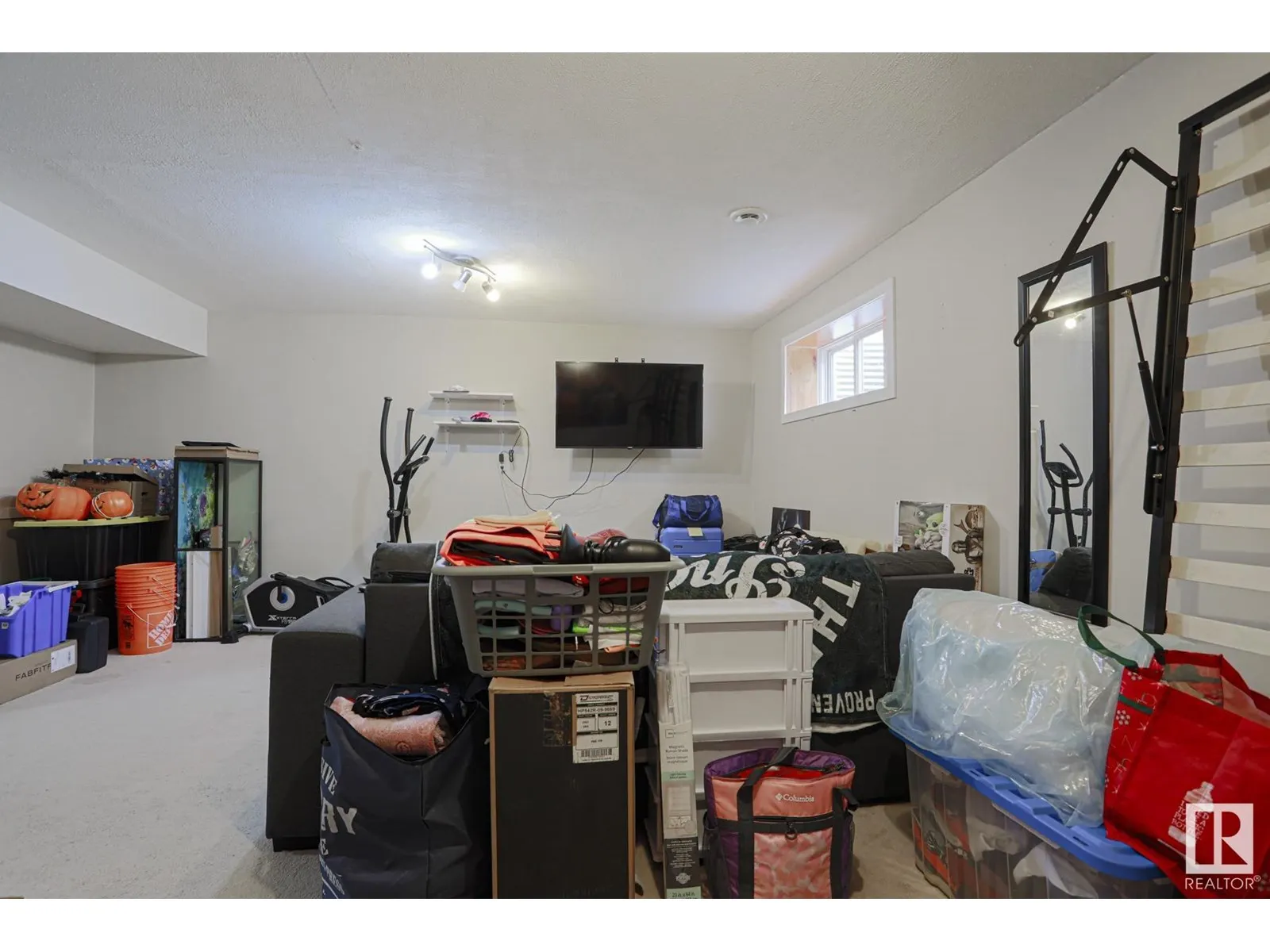 141 MCLAUGHLIN DR