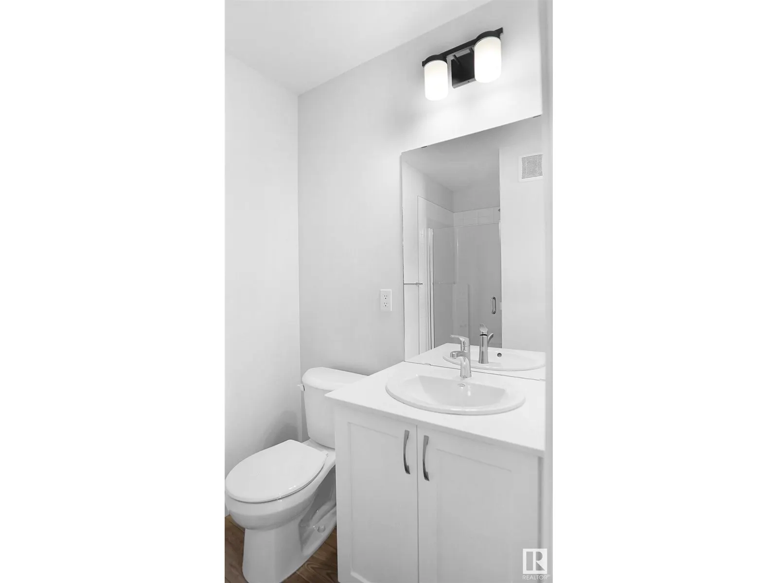 924 19 AV NW