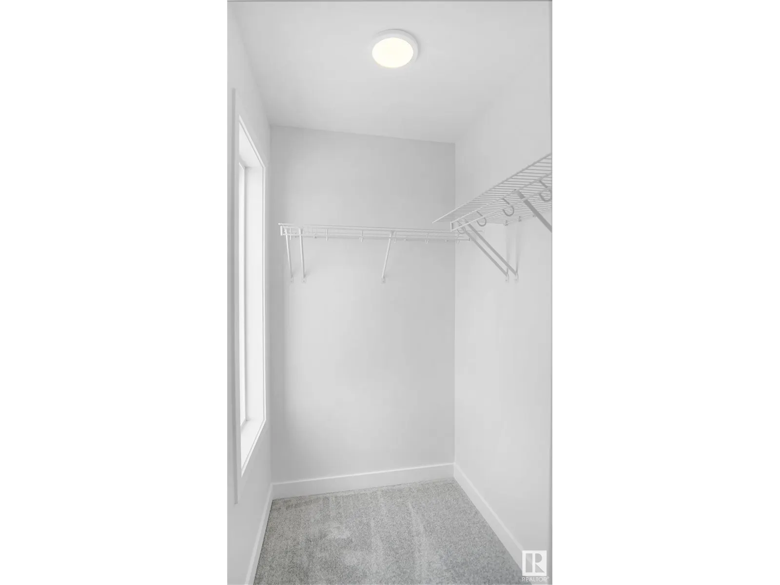 924 19 AV NW