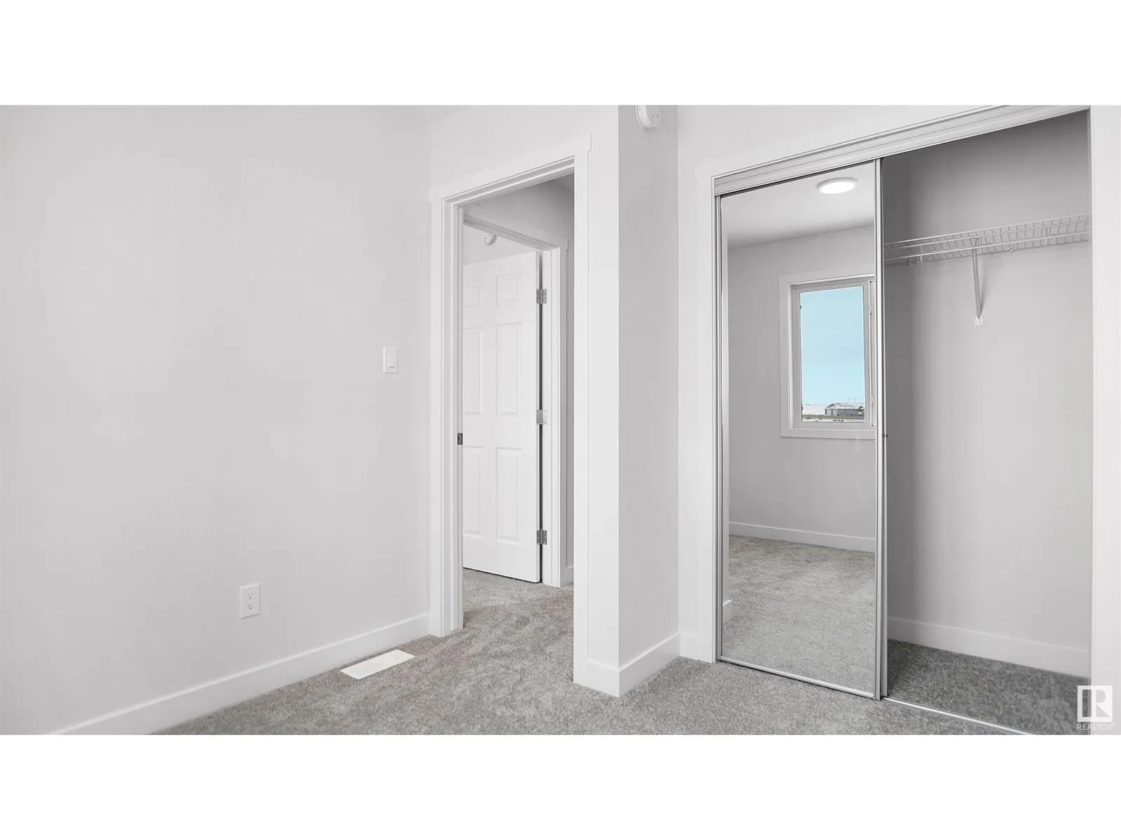 924 19 AV NW
