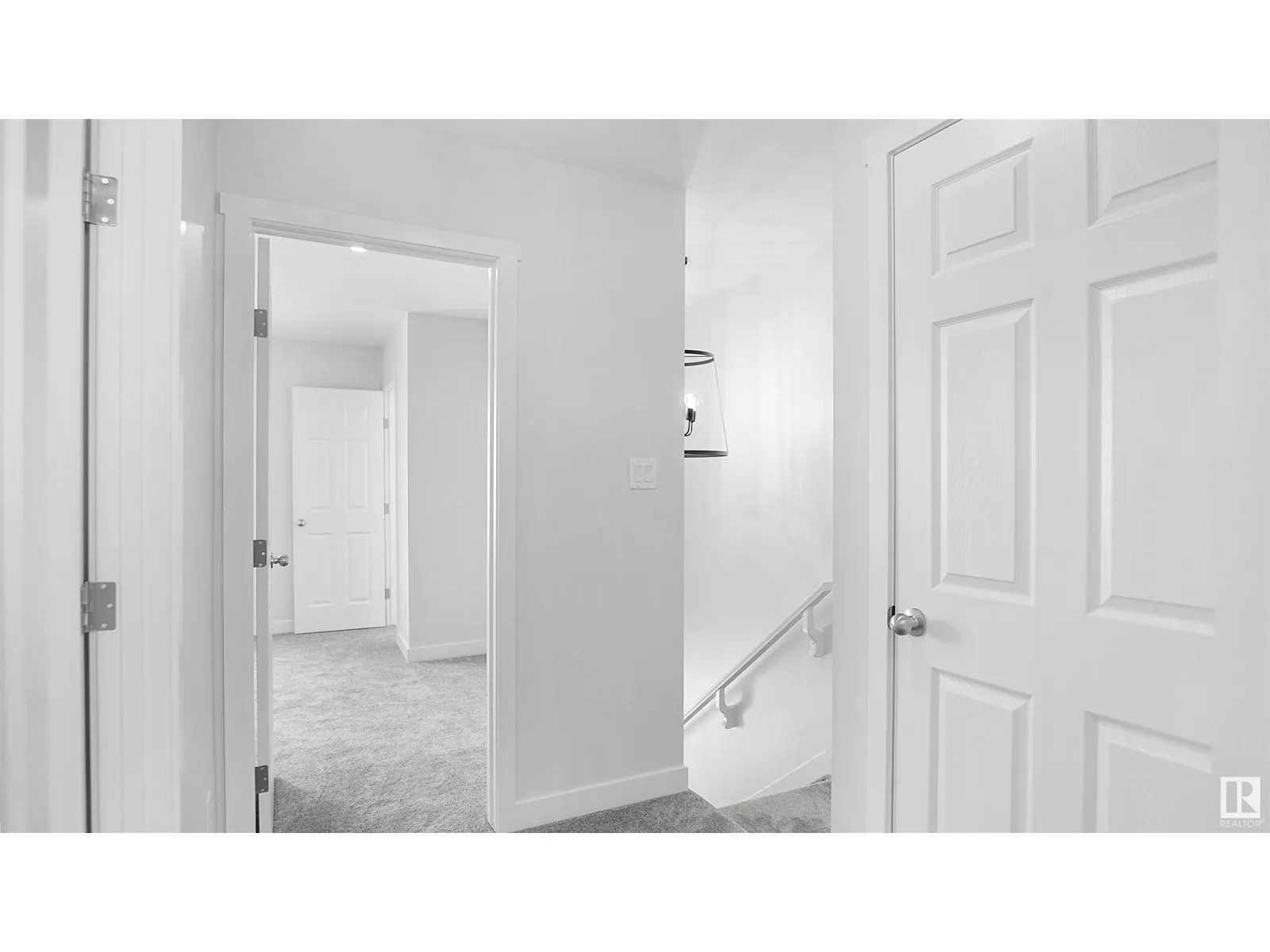 924 19 AV NW