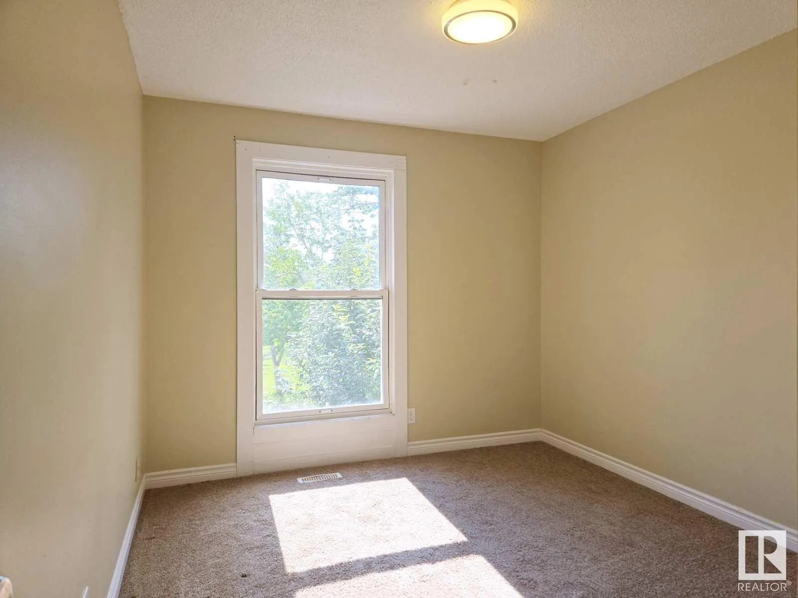 14458 56 ST NW