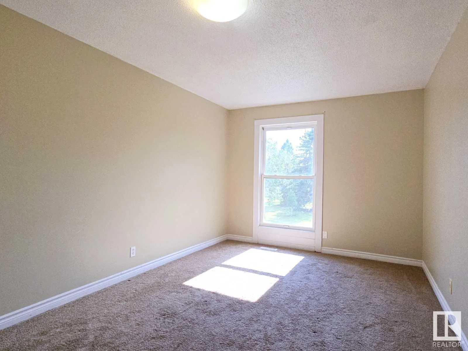 14458 56 ST NW
