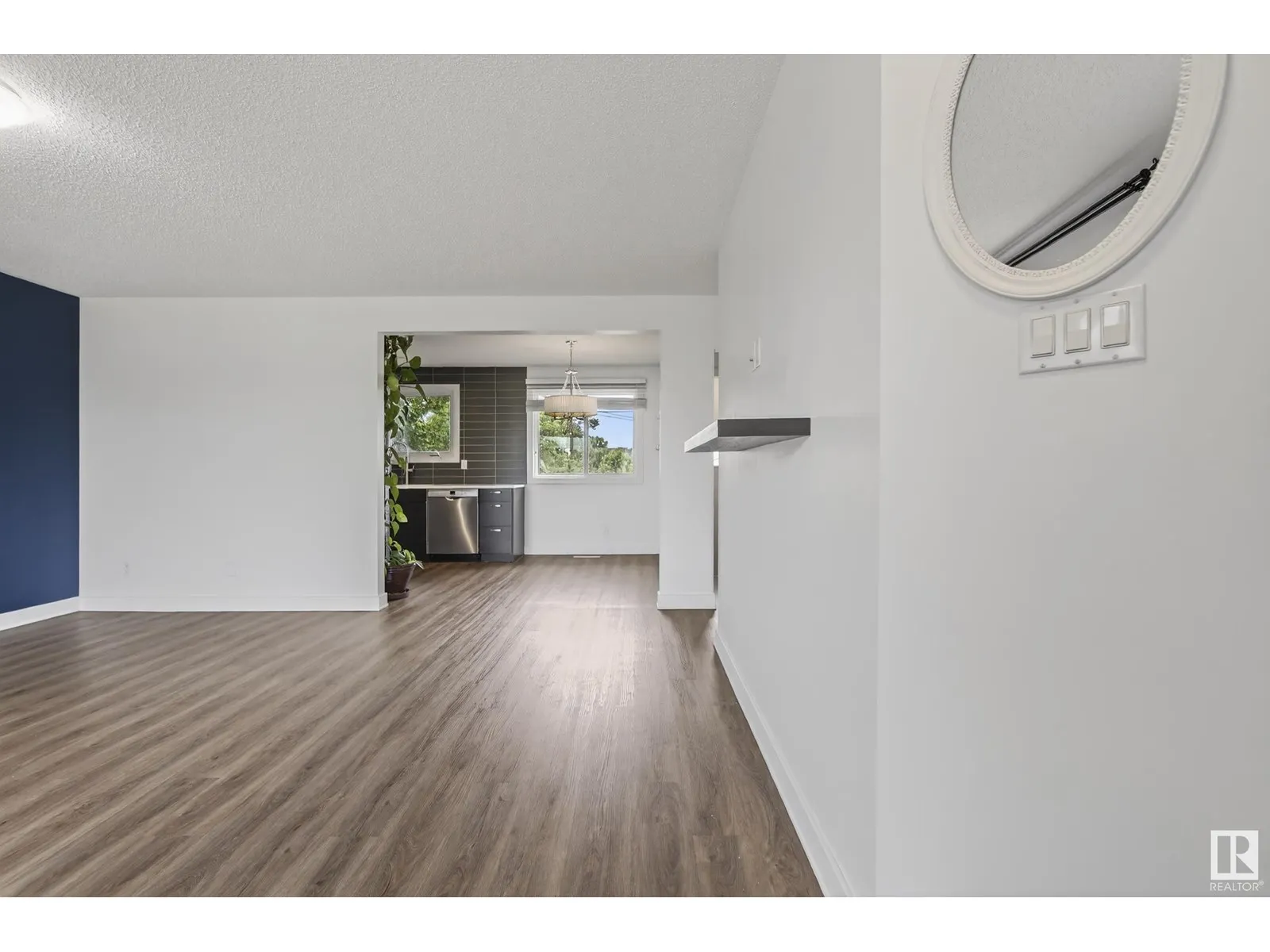 9015 135A AV NW