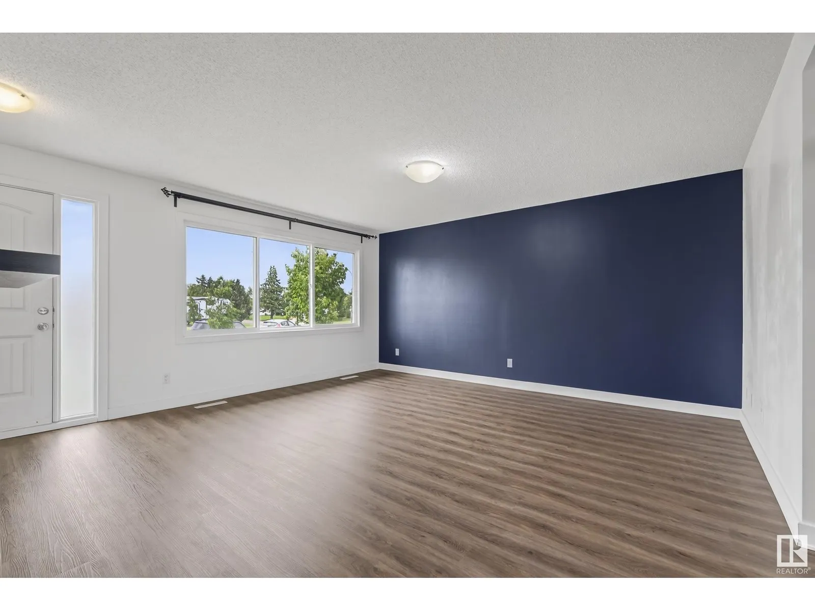 9015 135A AV NW