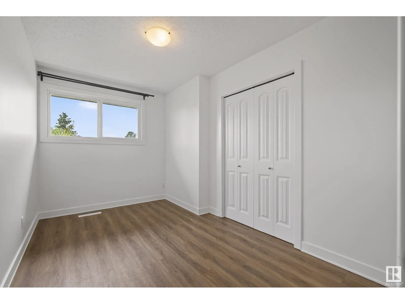 9015 135A AV NW